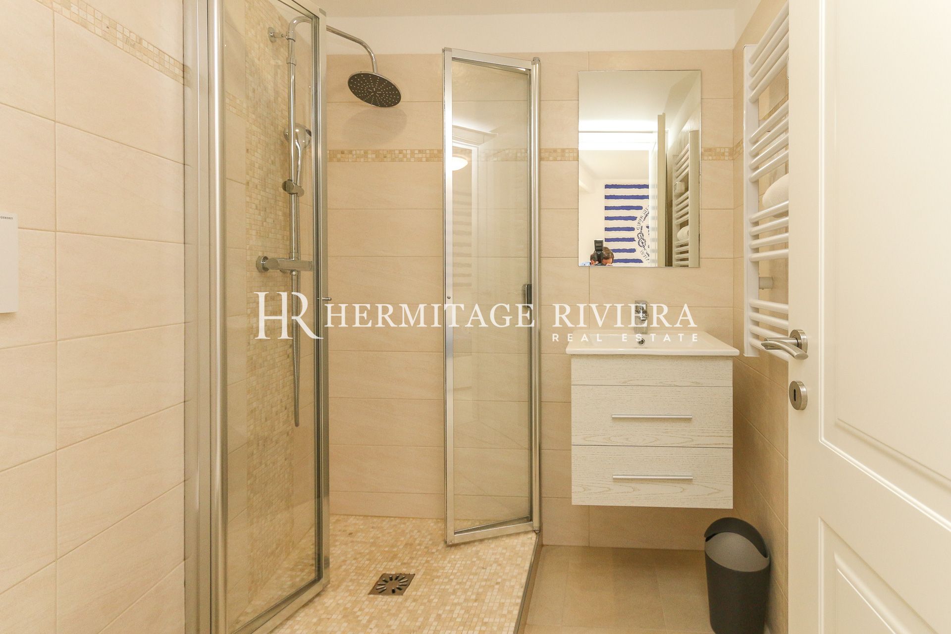 Penthouse i Menton Garavan Penthouse i nyere bolig - Tæt på strandpromenaden - Havudsigt (billede 27)