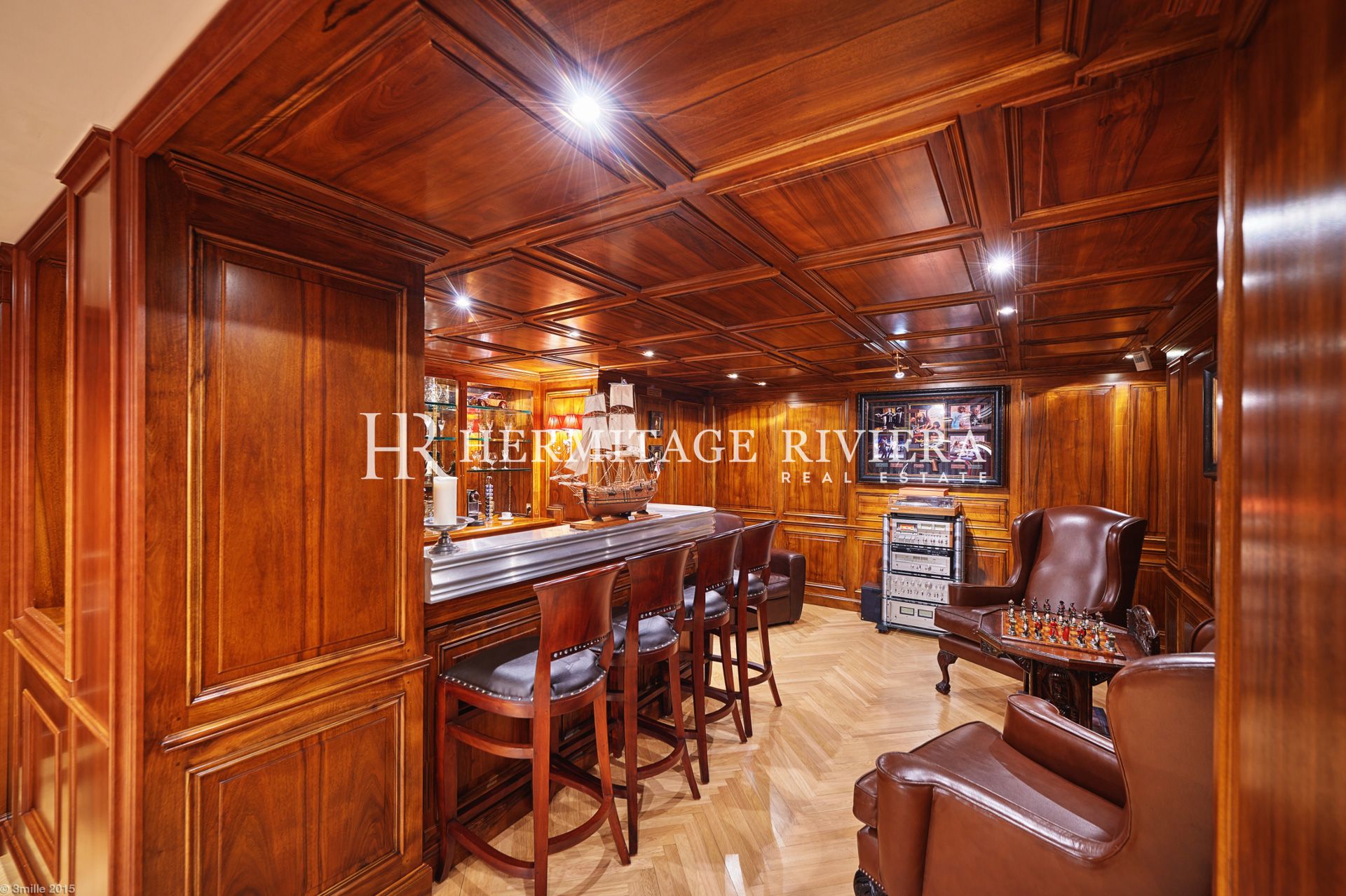 Stunning property - Tennis court - Football field - Heliport (image 21)