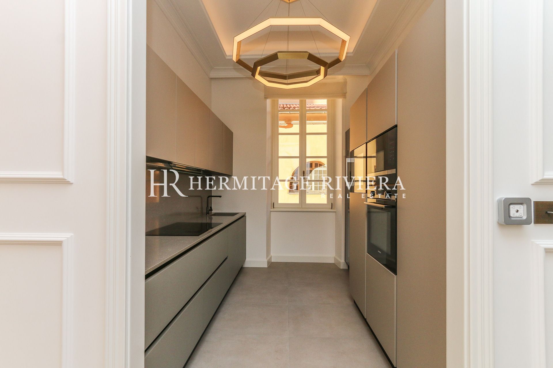 2 bedroom apartment - Renovated - Cours Saleya  (image 10)