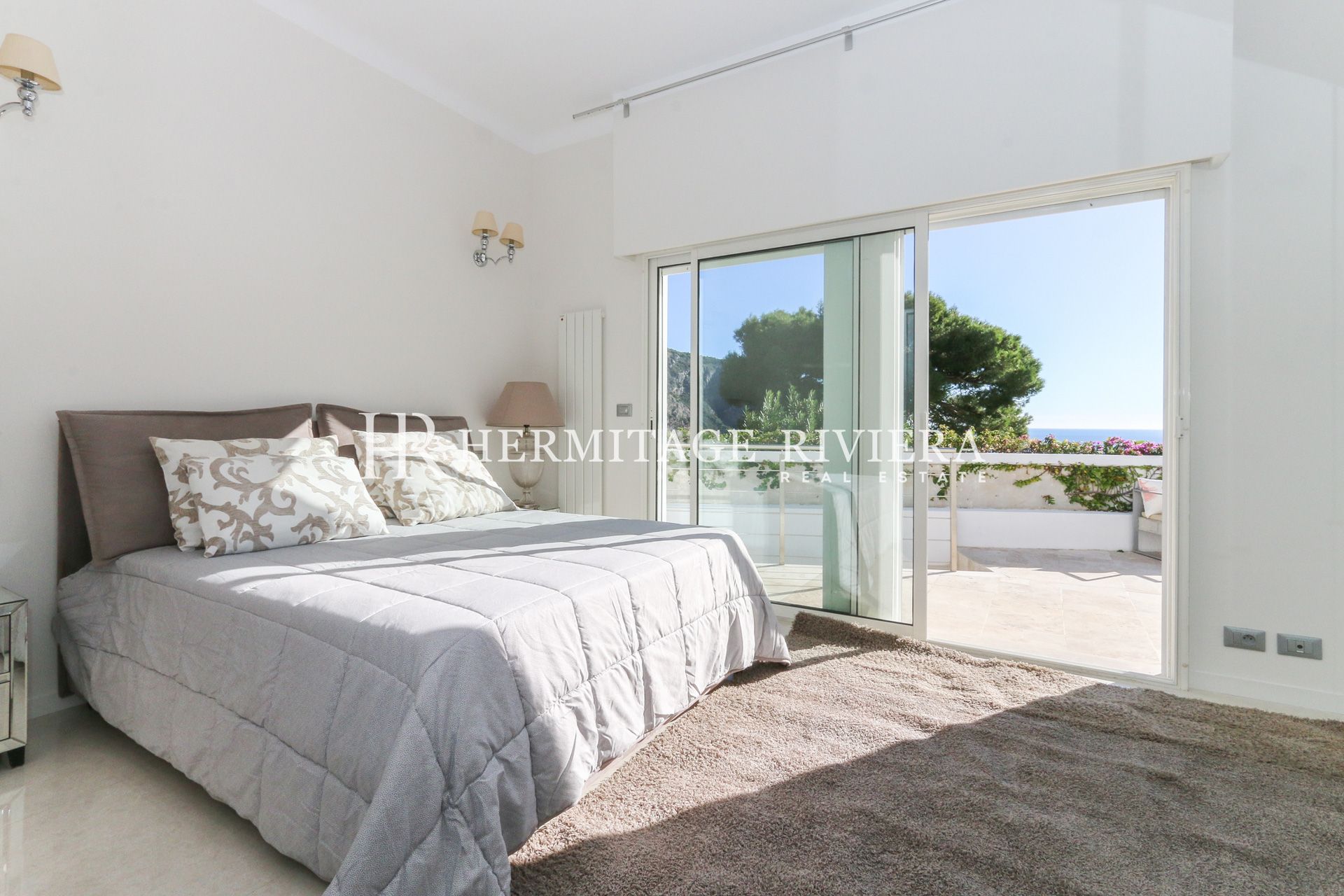 Contemporary villa - Sea view - Pool - Garage  (image 25)