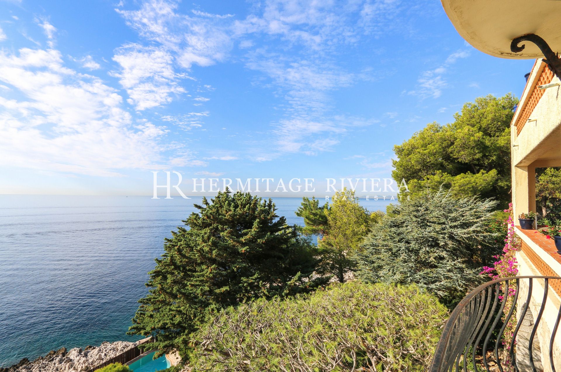 Direct access to the sea - Pool - Close to Grand Hotel (image 10)