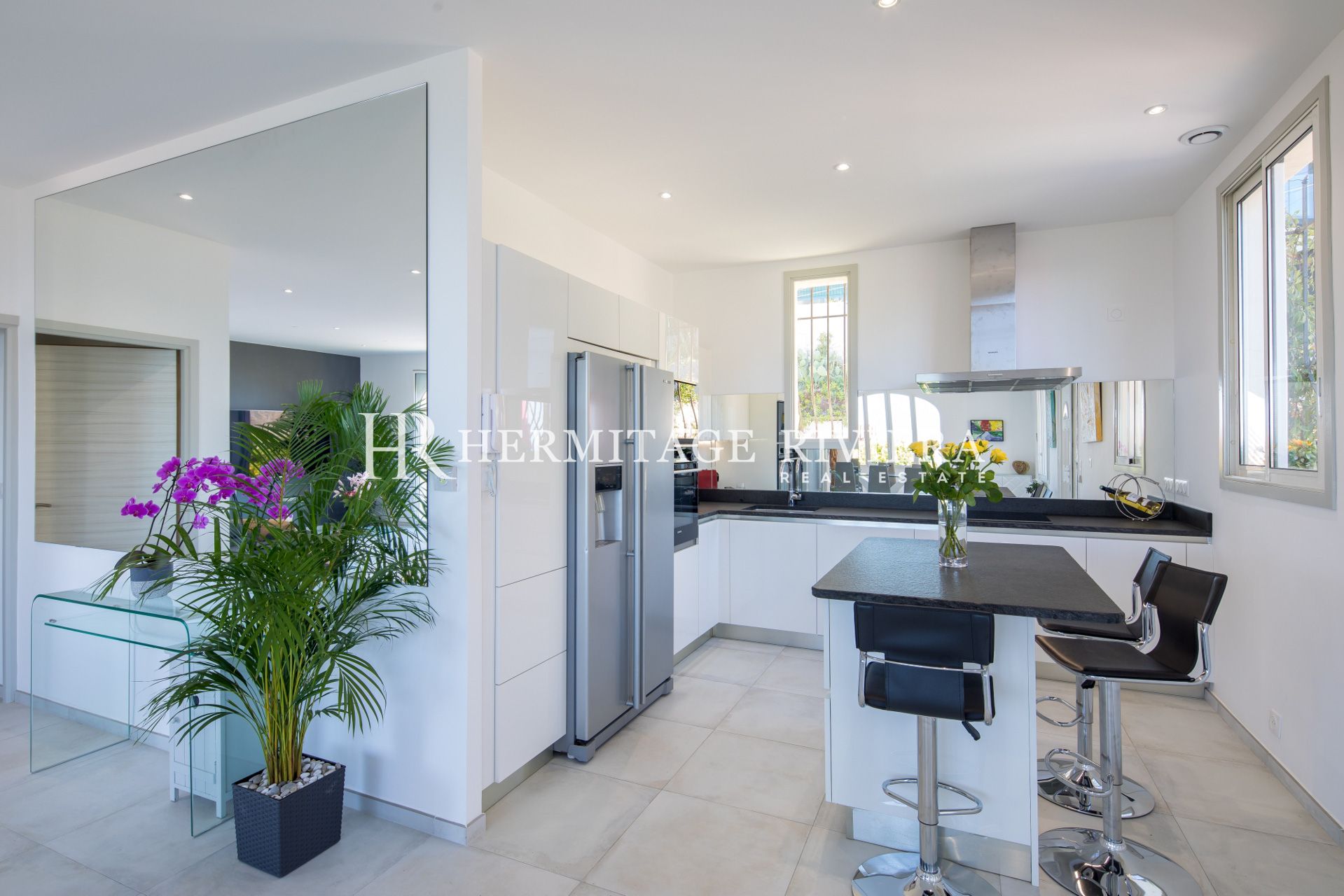 Close to the beach - Pool - Sea views (image 12)