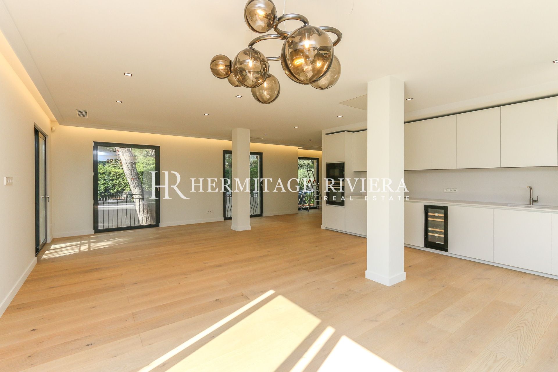 Renovert villa - Basseng - Hage - Havutsikt (bilde 10)