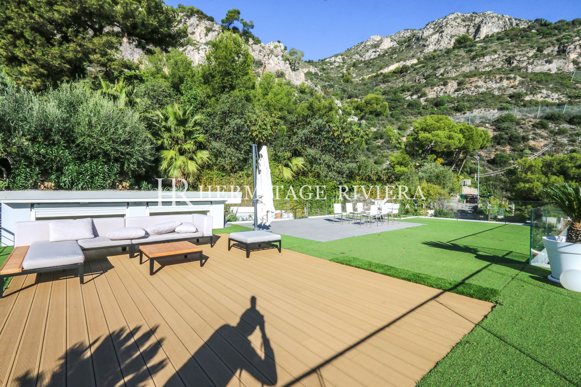 Contemporary villa - Sea view - Pool - Garage  (image 27)
