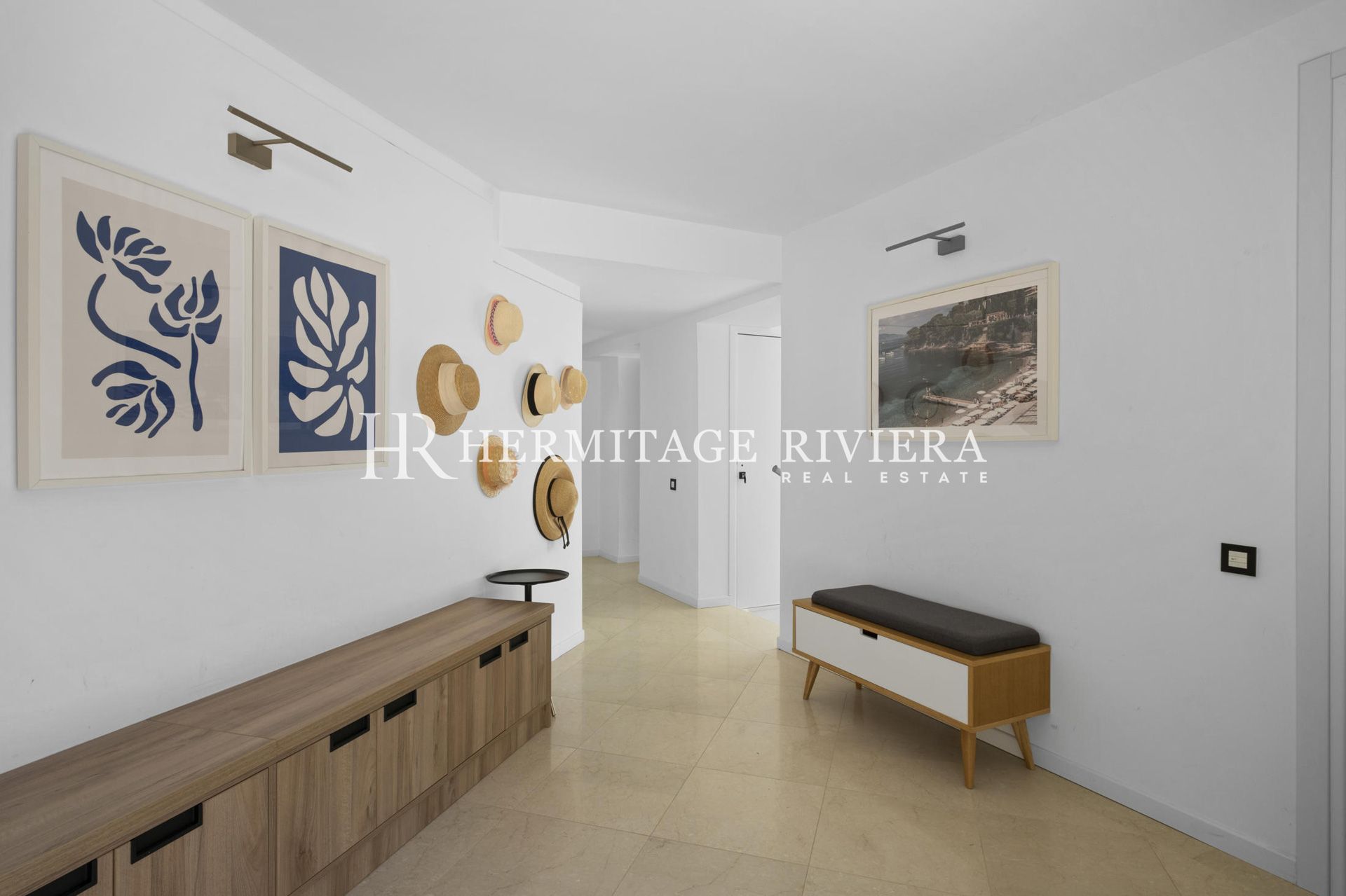 Contemporary property - Fantastique sea views - Pool (image 15)