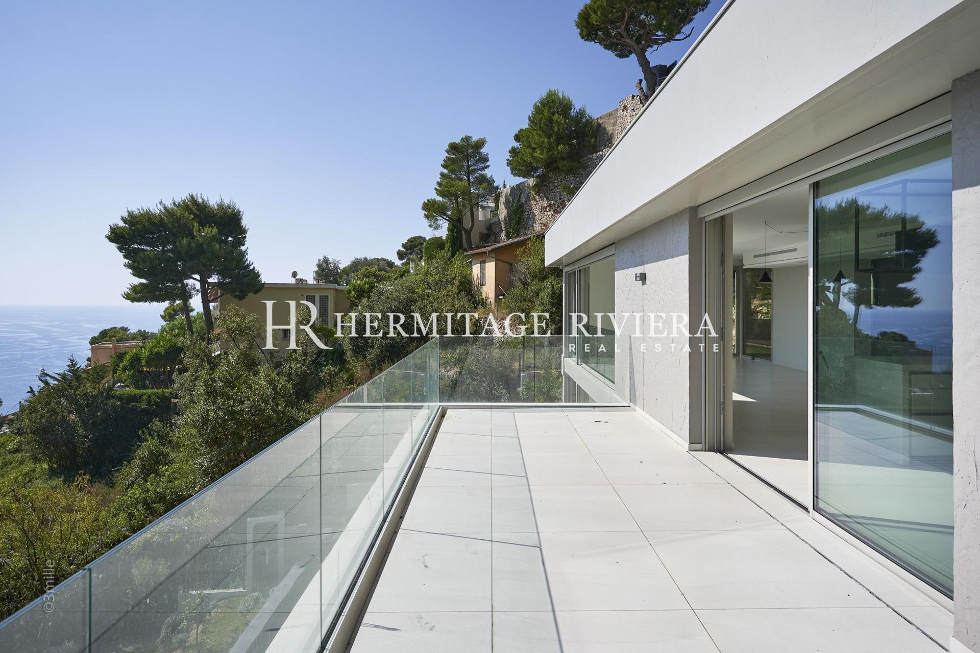 Luxury property - Sew Views - Pool (image 4)