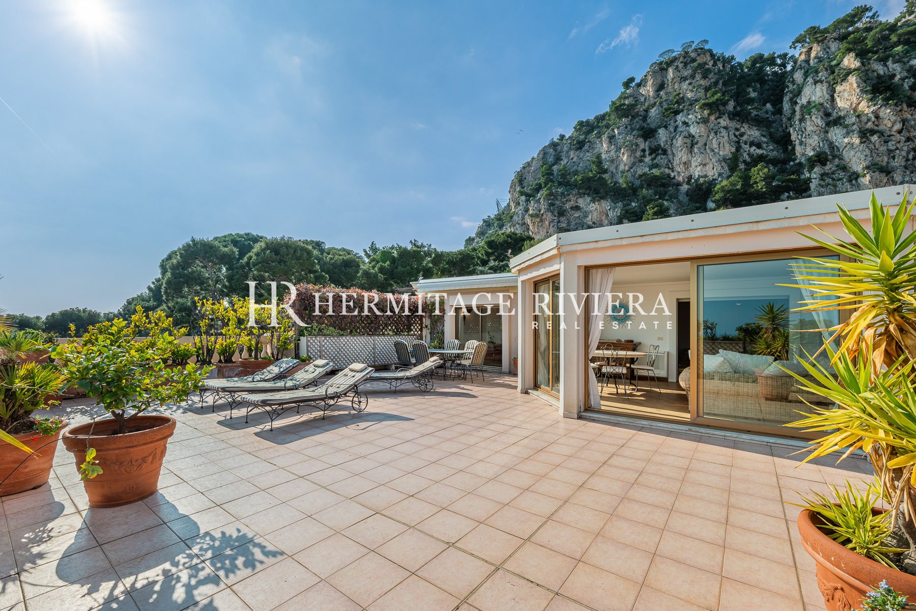 Penthouse in prestigious residence overlooking Monaco (image 2)