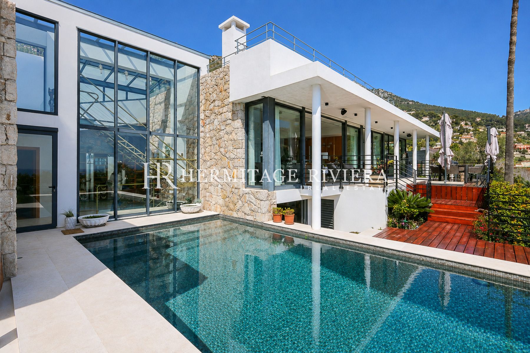 Villa i Saint-Laurent-d'Eze Moderne villa tæt på Monaco (billede 3)