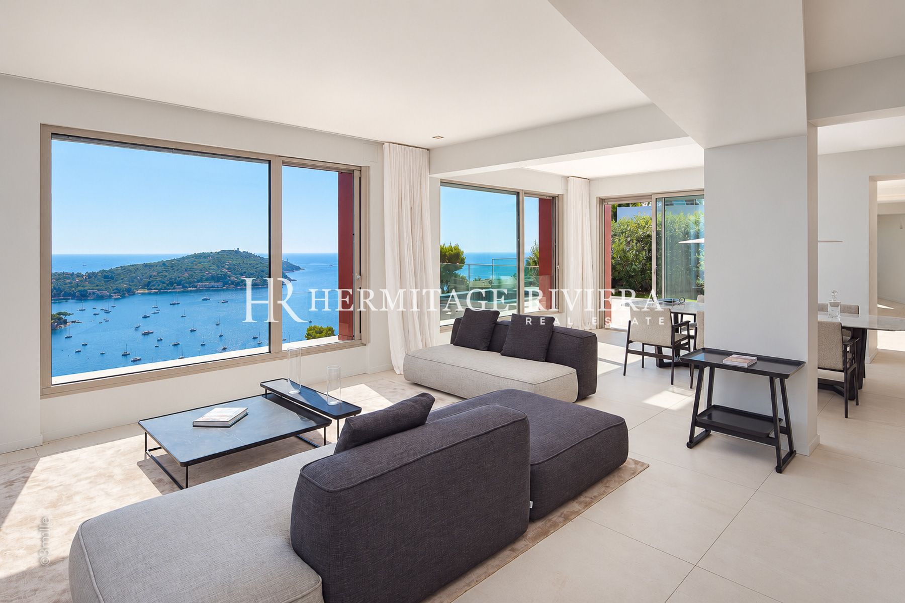 Villa in Villefranche-sur-Mer Modern property - Overlooking the Bay of Villefranche - Pool  (image 10)