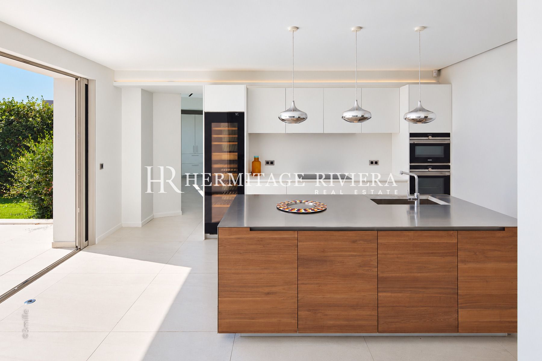 Villa in Villefranche-sur-Mer Modern property - Overlooking the Bay of Villefranche - Pool  (image 12)