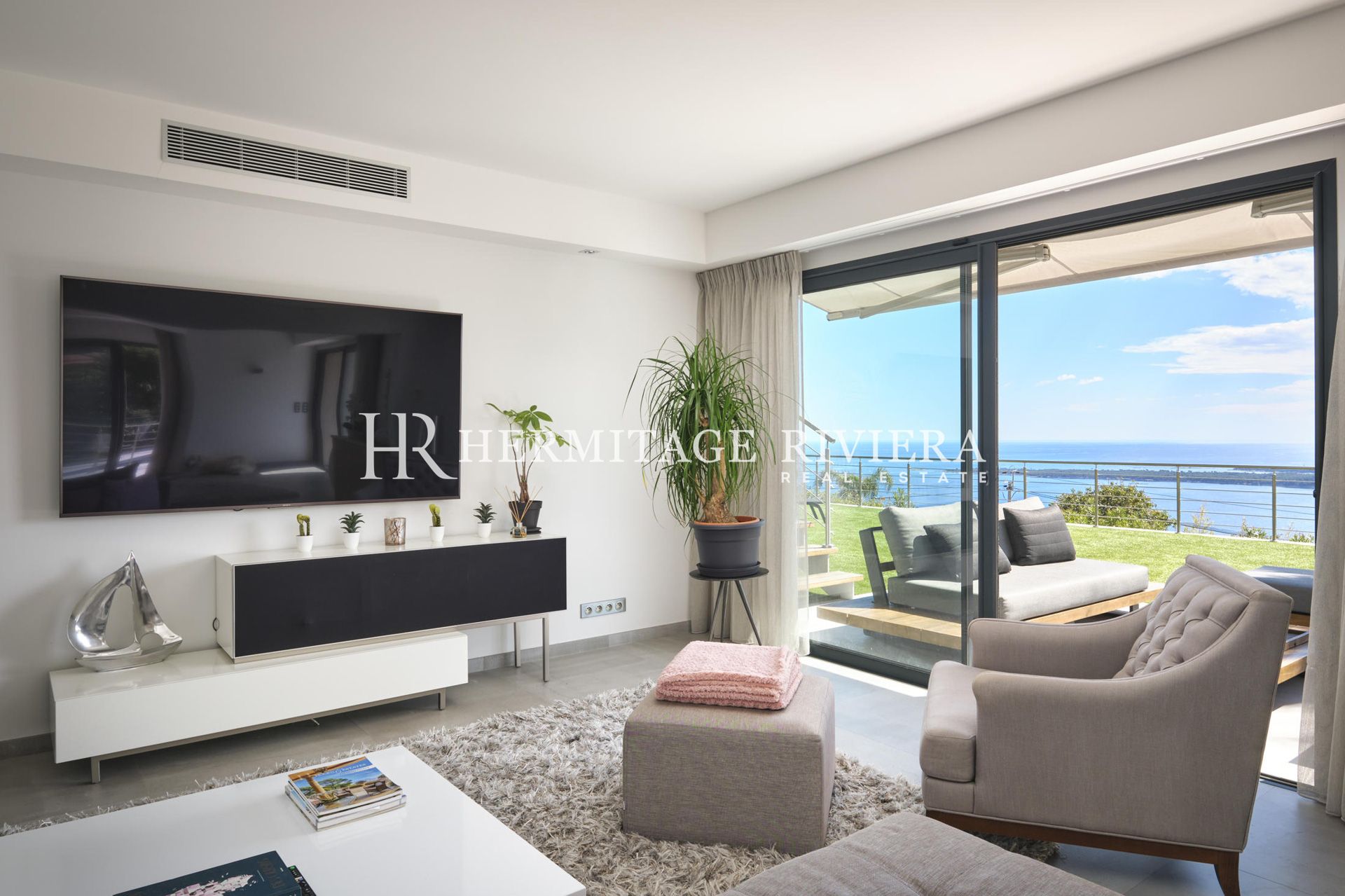 Modern with panoramic views (image 9)