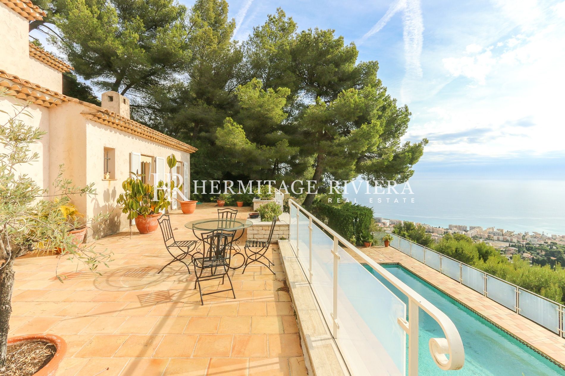 Villa provenzal con vistas panorámicas al mar, cerca de Mónaco (imagen 24)