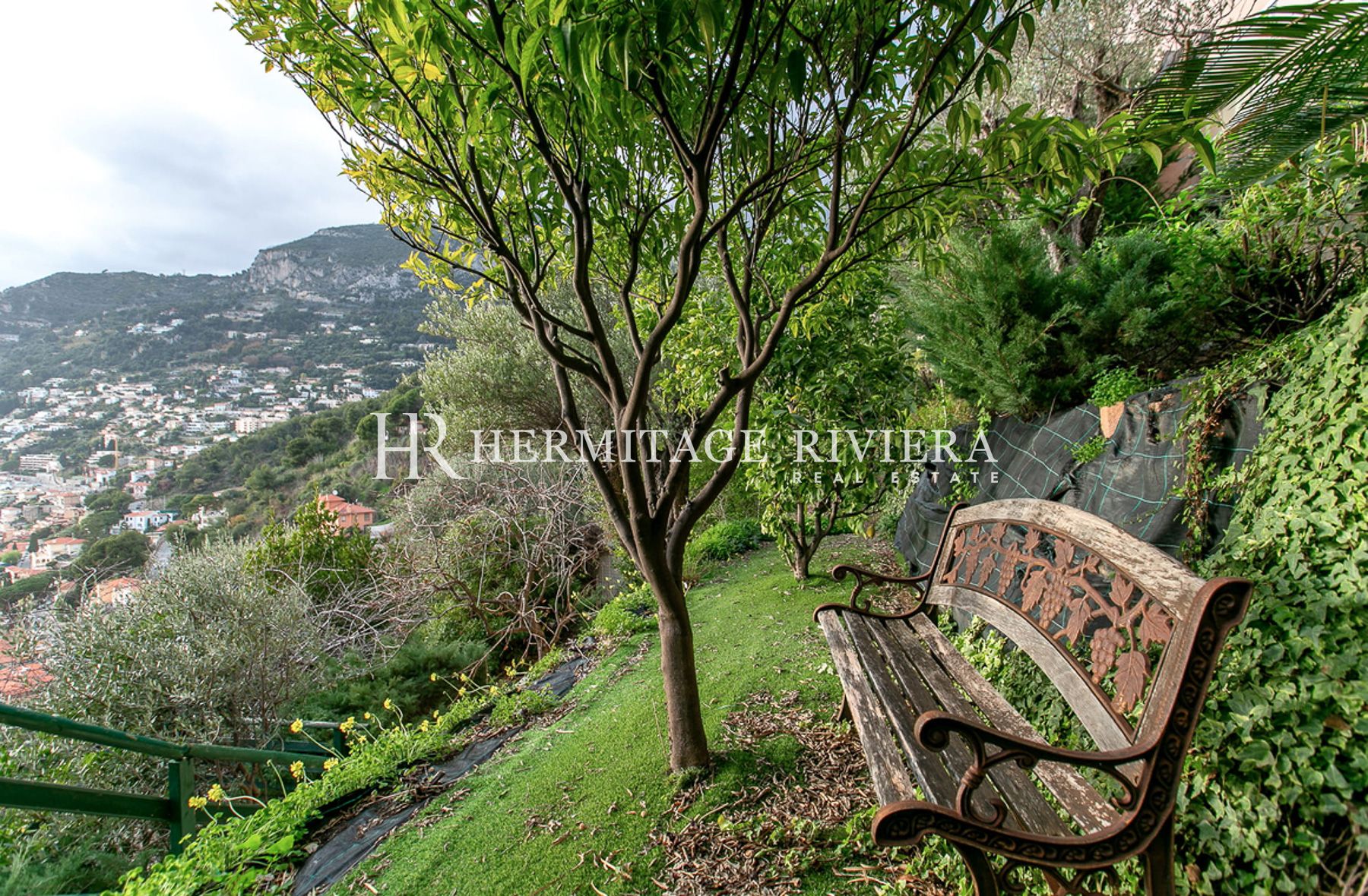 Apartamento en Roquebrune-Cap-Martín Apartamento reformado de 3 dormitorios con vistas a Mónaco y terraza. (imagen 18)