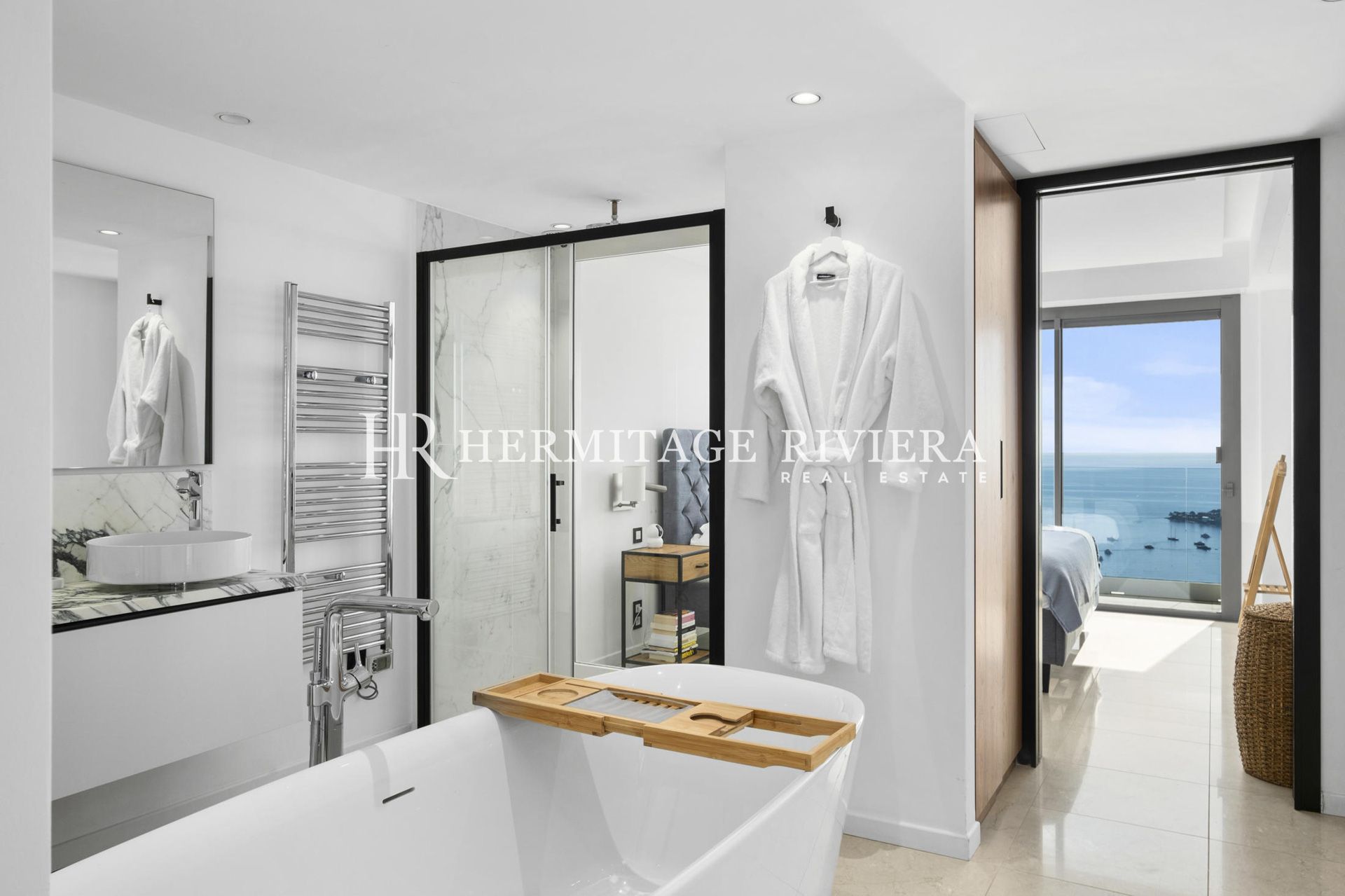 Contemporary property - Fantastique sea views - Pool (image 16)