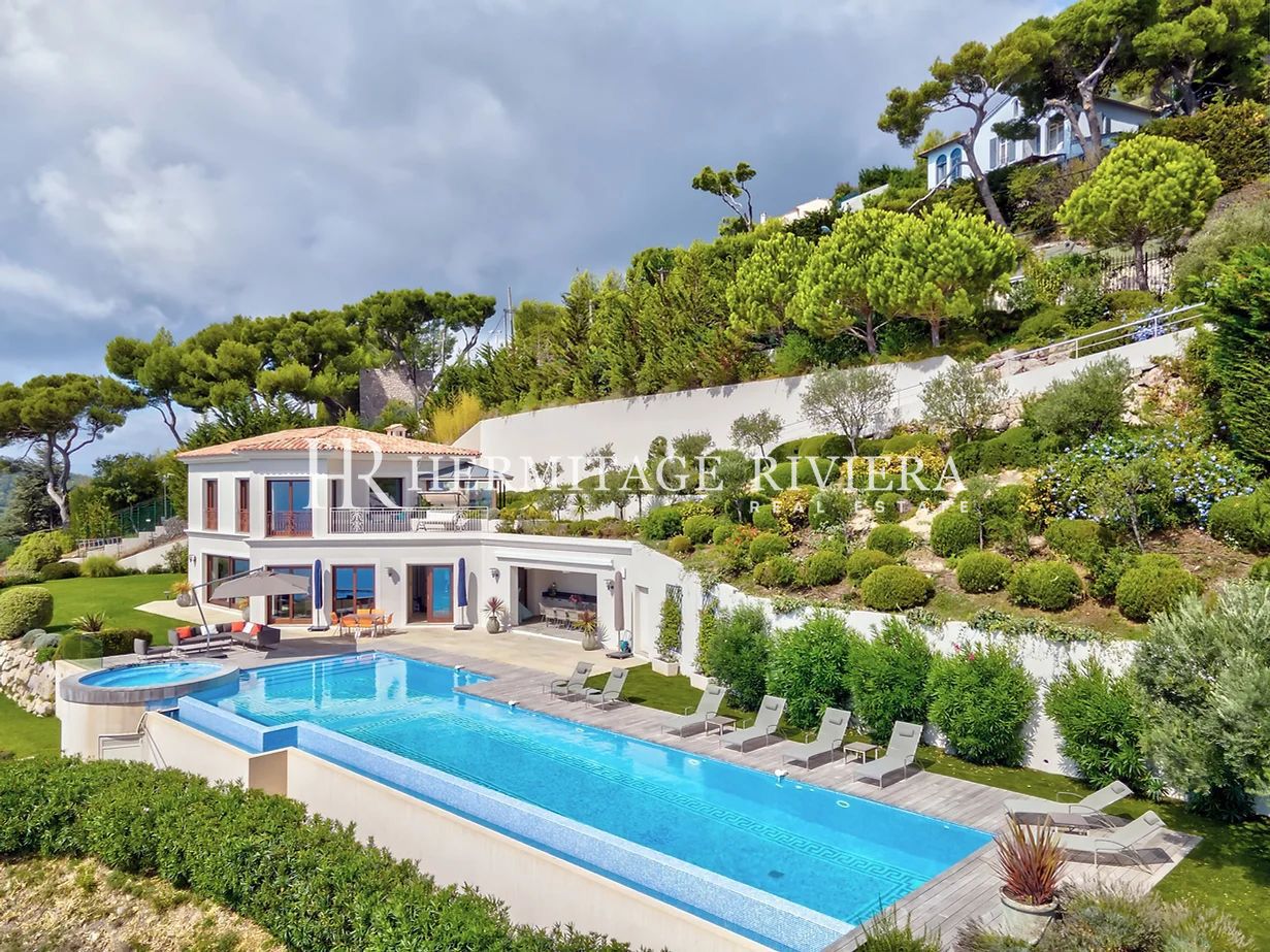 Con vista sul borgo medievale - Piscina - Vista mare (immagine 4)