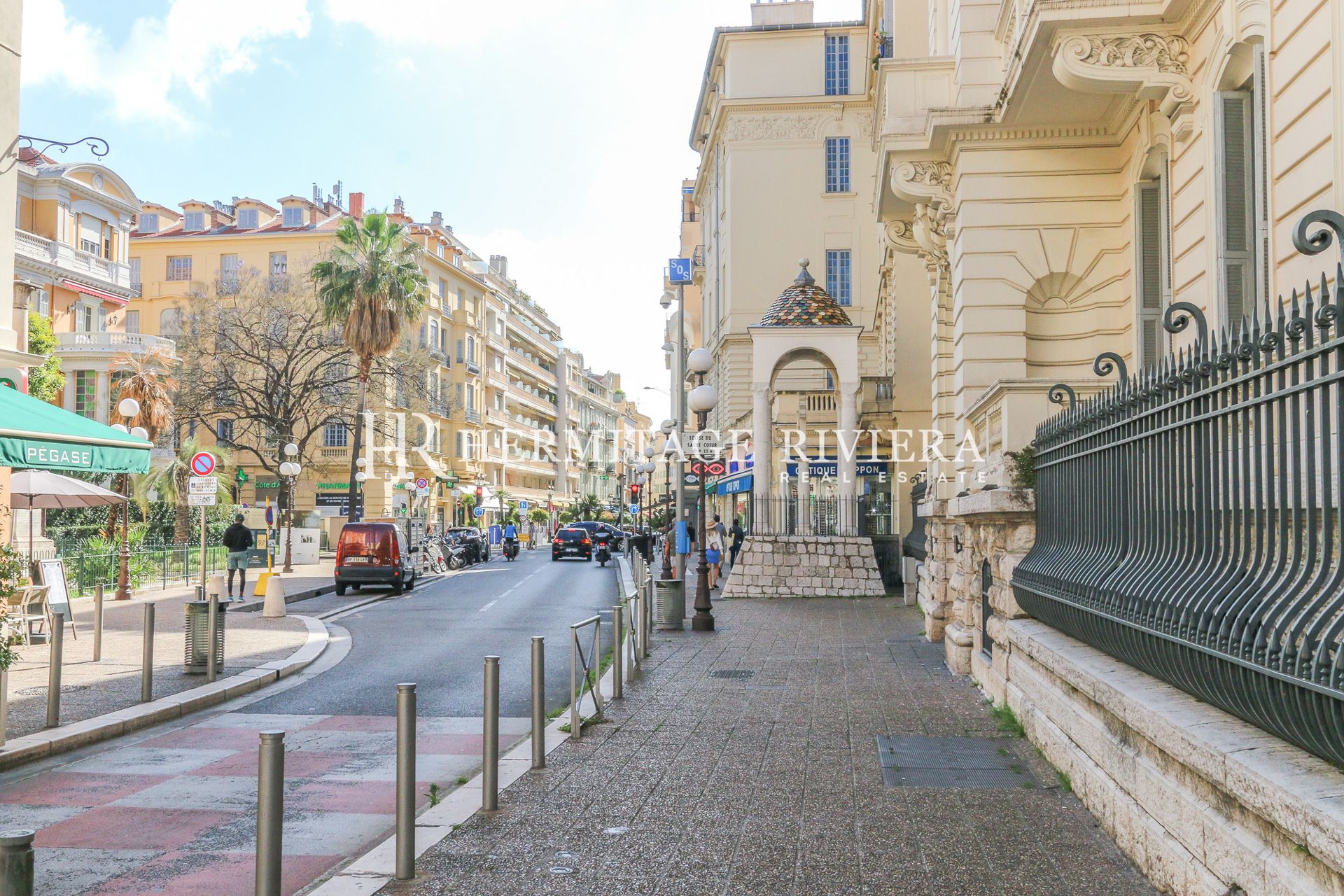 Monolocale con terrazza in piazza d'oro (immagine 19)