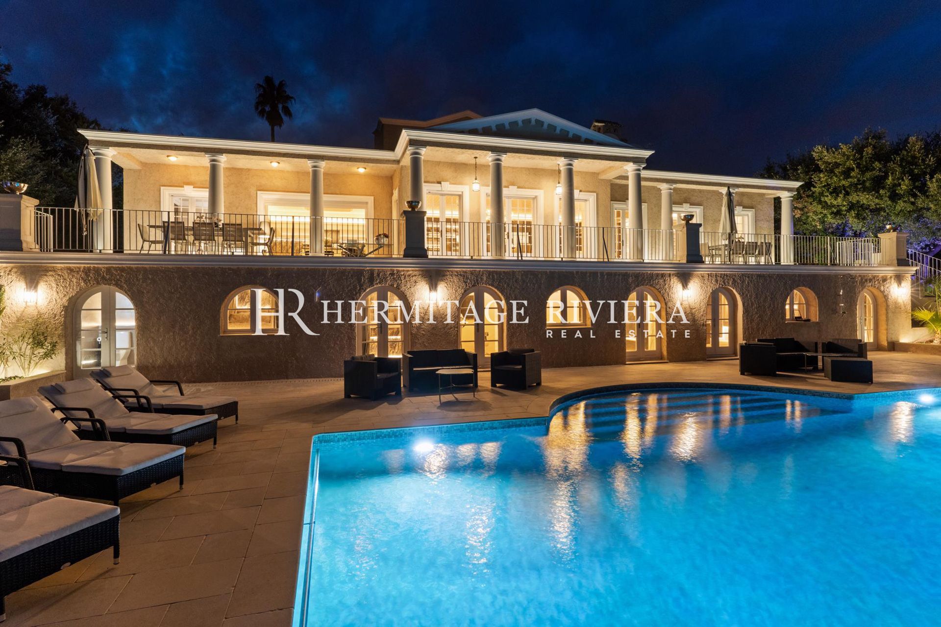 Stunning luxury property with helipad and pool (image 41)