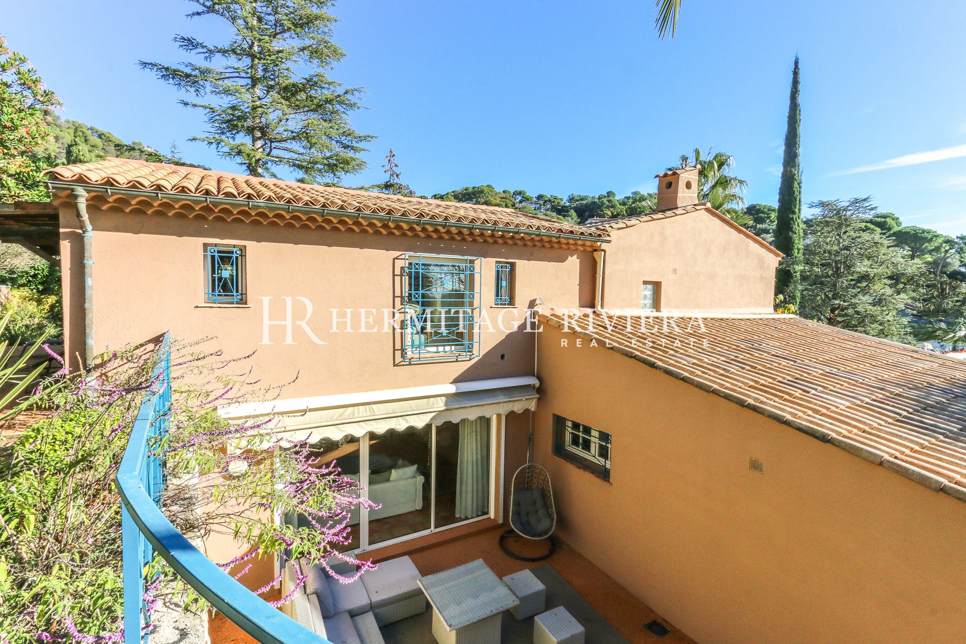 Stängd fastighet - Pool - Havsutsikt  (bild 18)