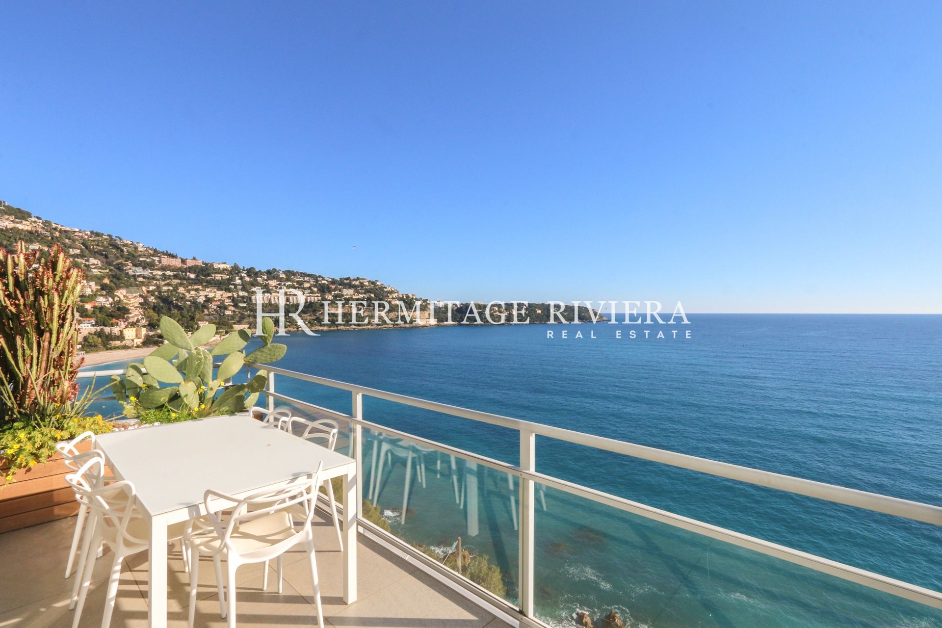 3 bedroom apartment - Waterfront residence - Close to Monaco (image 1)