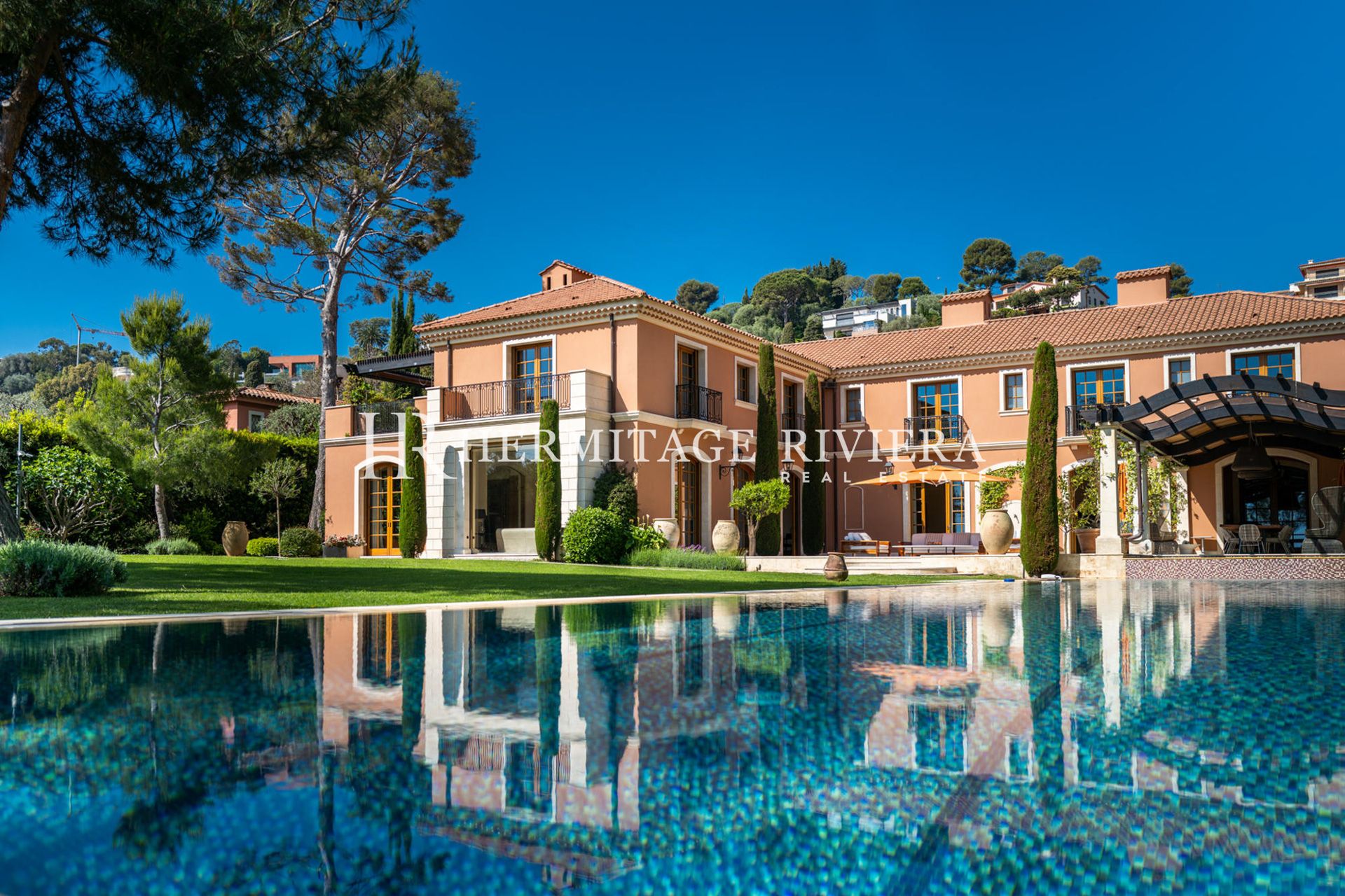 Villa to rent Saint Jean Cap Ferrat Exclusive waterfront property Pool Sea views Hermitage Riviera