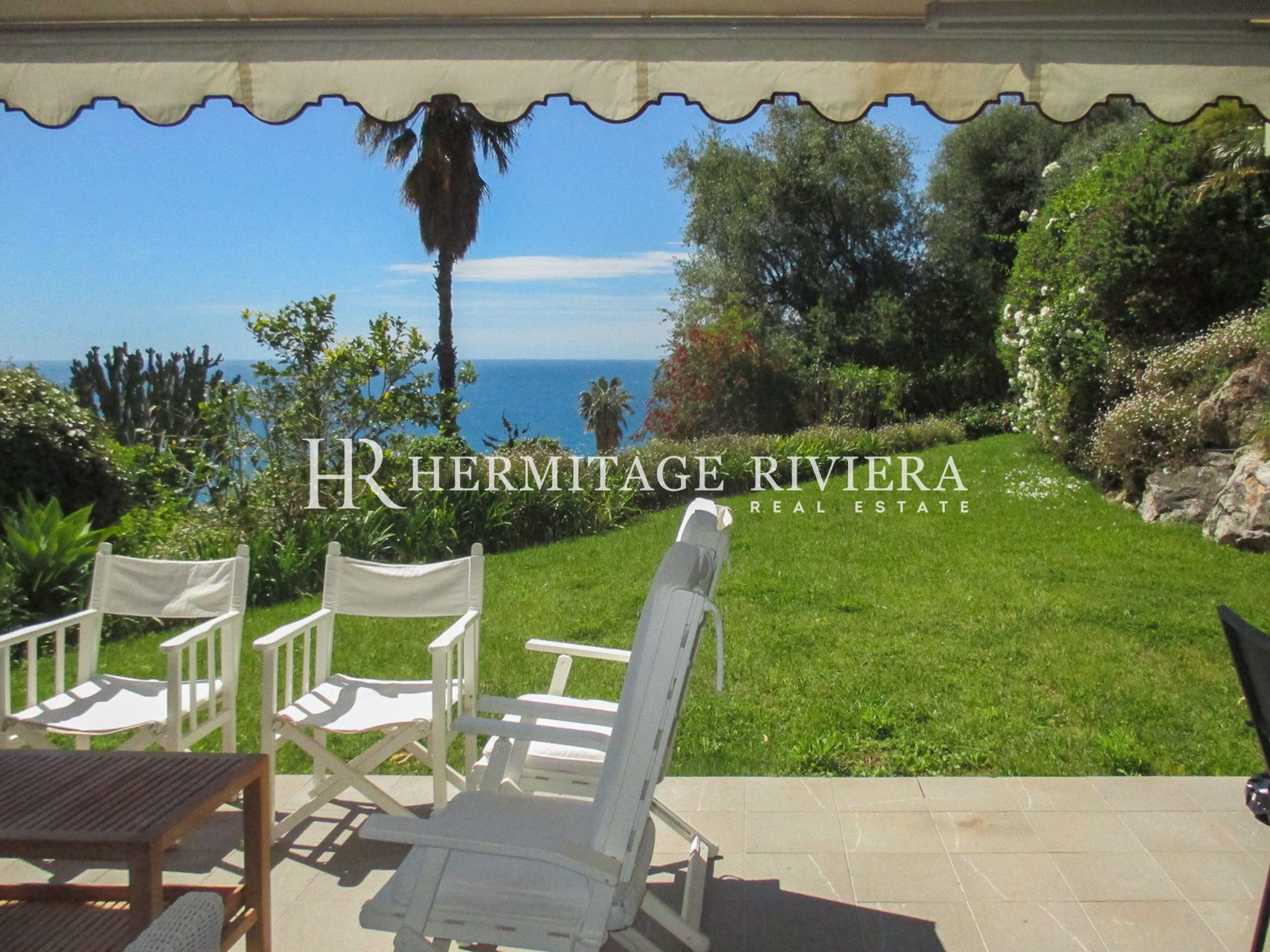 3 bedroom apartment with private garden (image 2)