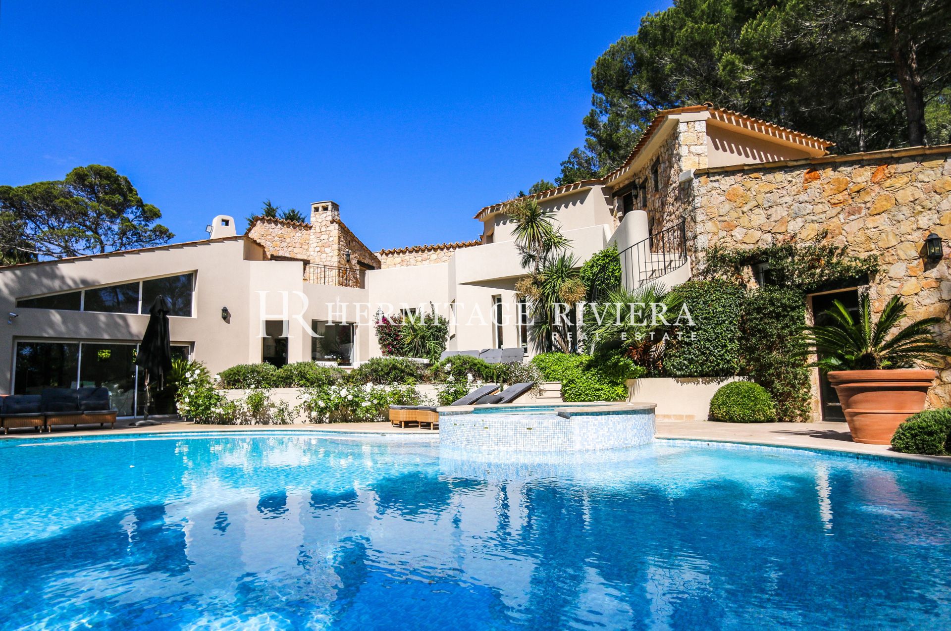 Villa à Mougins Propriété charmante dans domain fermé (image 1)
