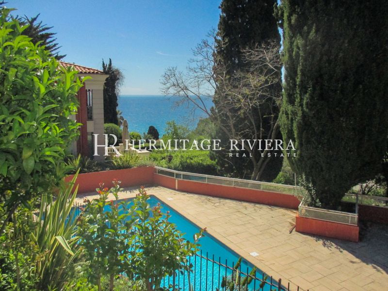 3 bedroom apartment with private garden