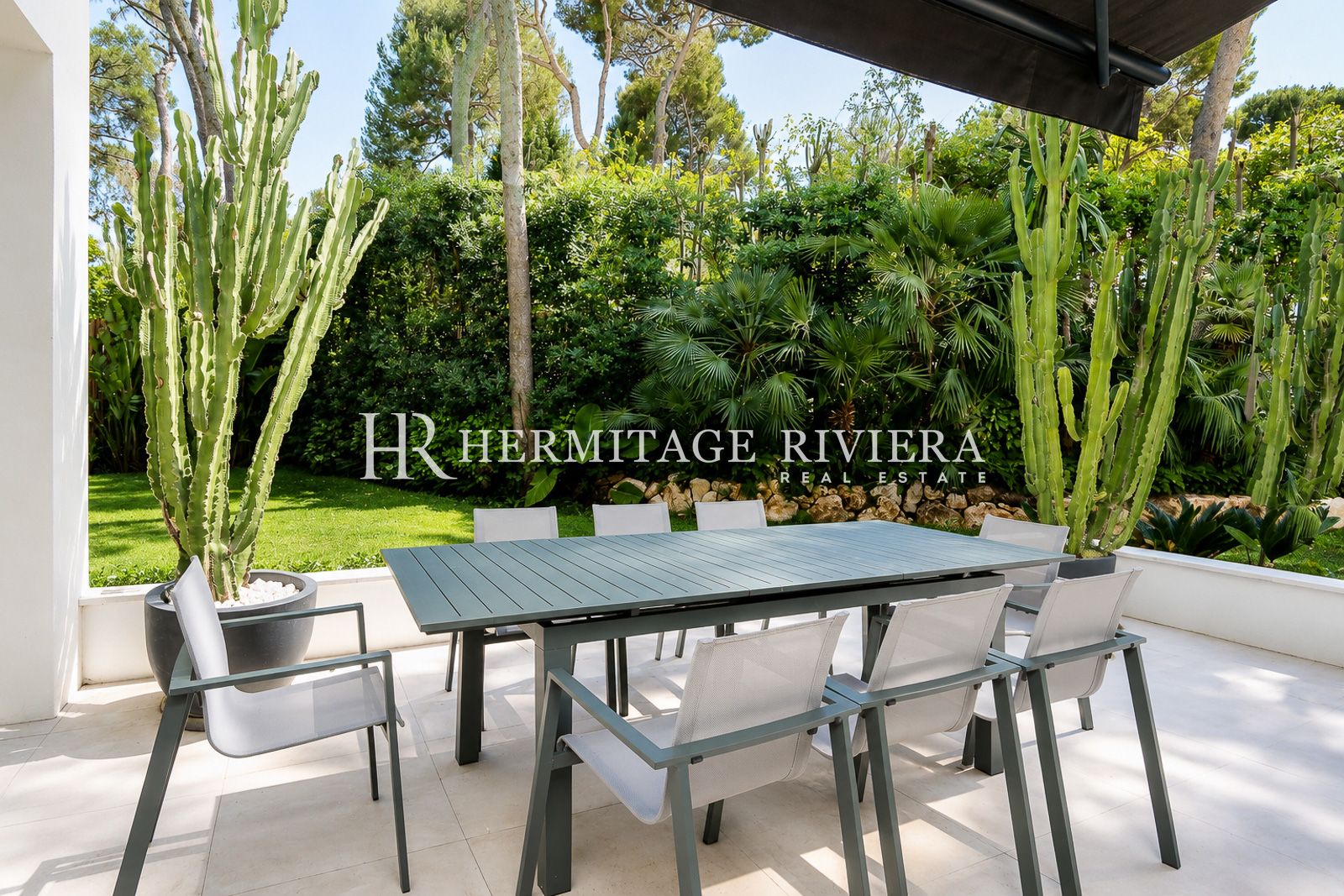 Terrace 3 of modern property for rental Cap-Ferrat, close to Passable beach