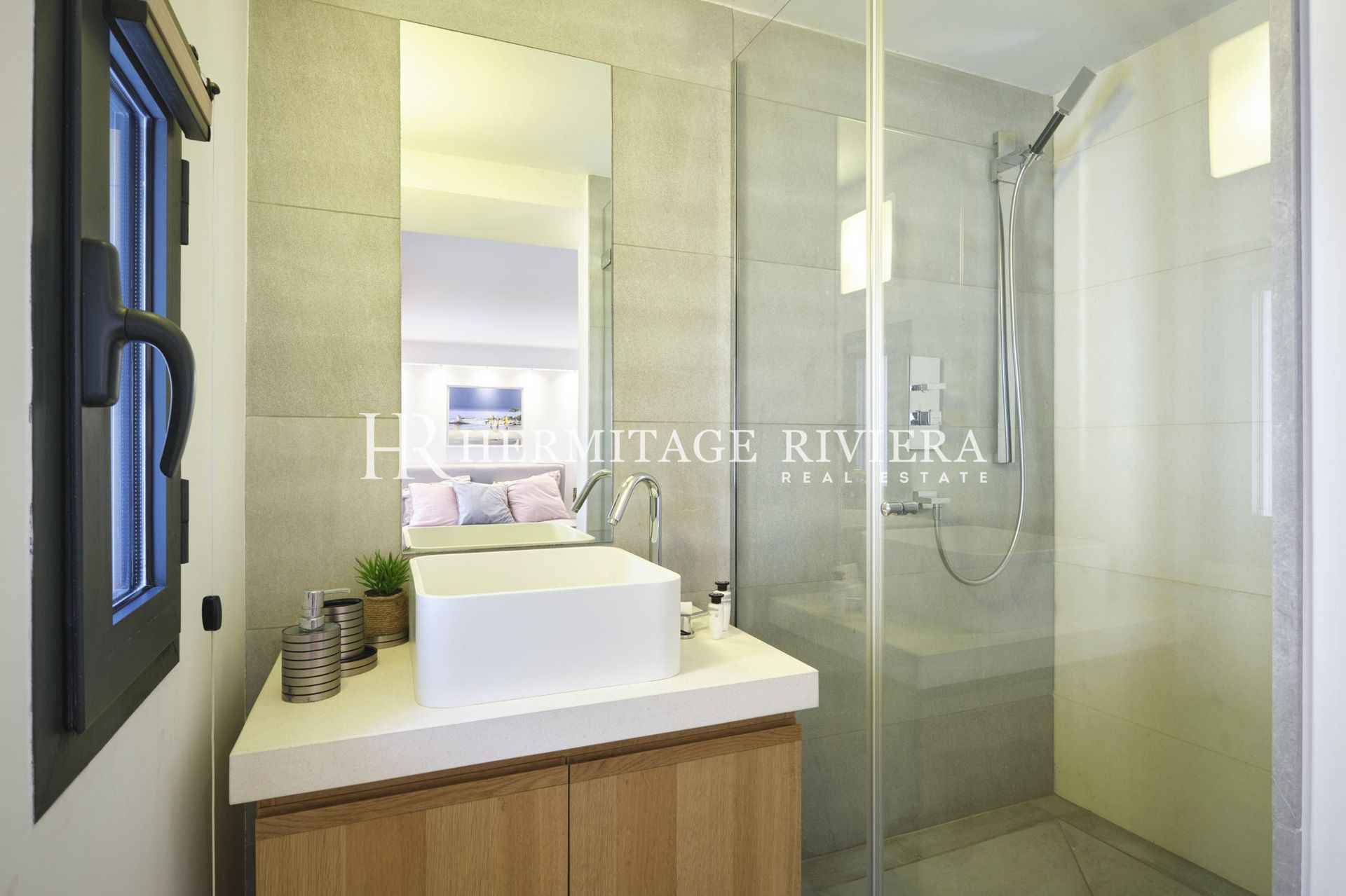 Modern with panoramic views (image 21)