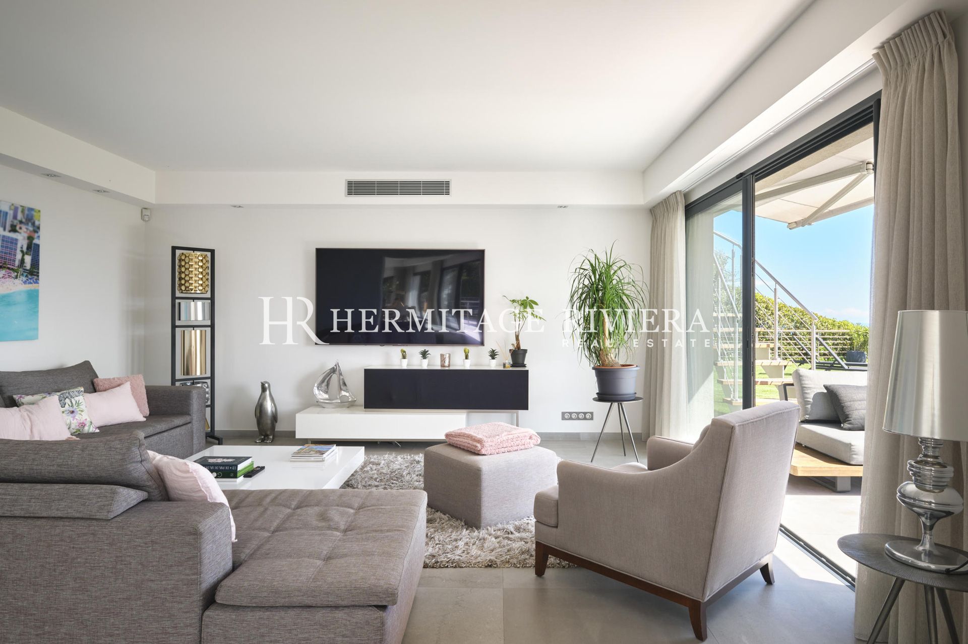 Modern with panoramic views (image 8)