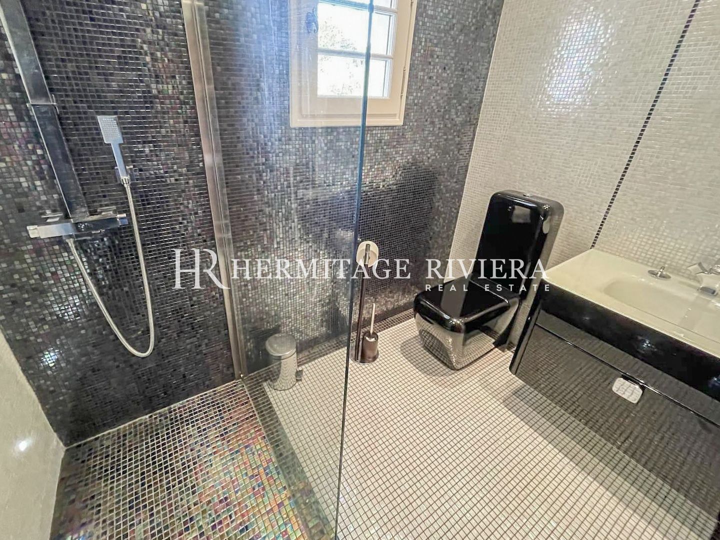 Charmante villa avec piscine (image 24)