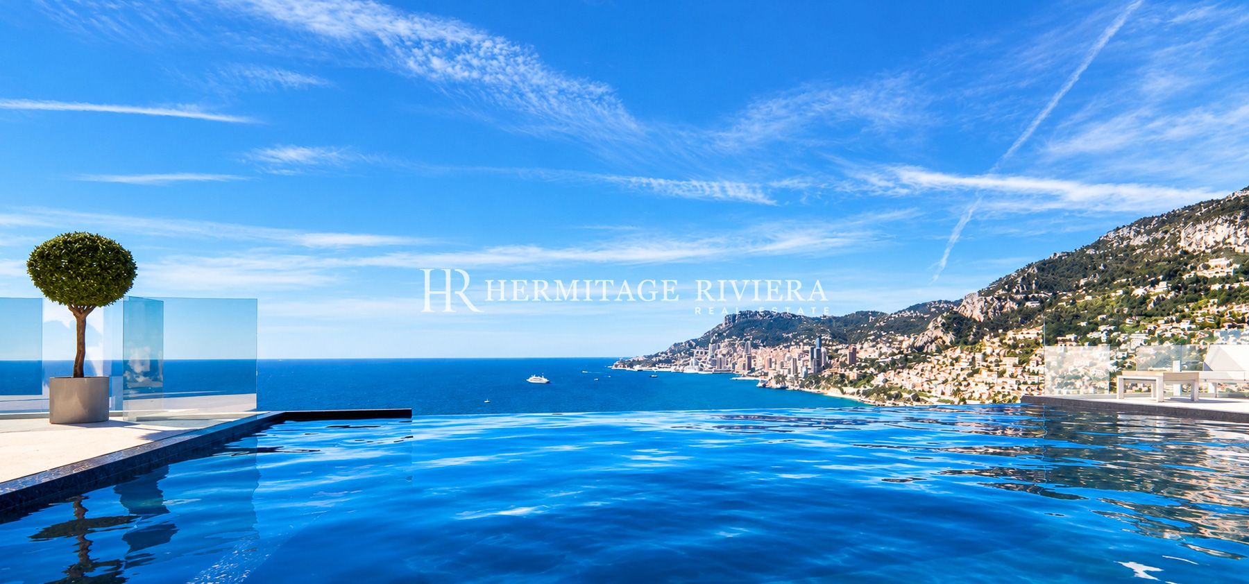 Villa in Roquebrune-Cap-Martin Contemporary Villa To Renovate Pool Monaco View (image 4)