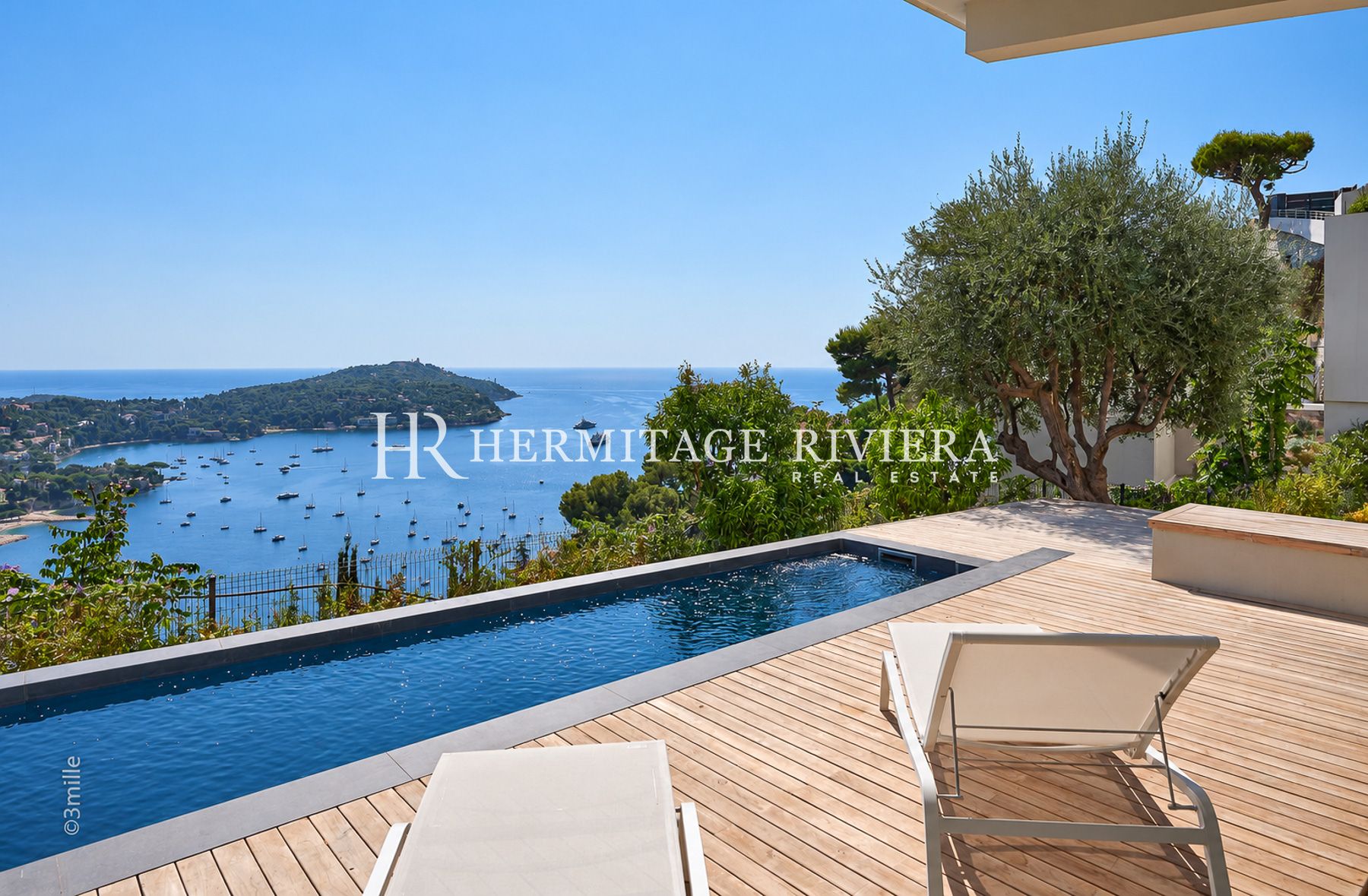 Villa in Villefranche-sur-Mer Modern property - Overlooking the Bay of Villefranche - Pool  (image 4)