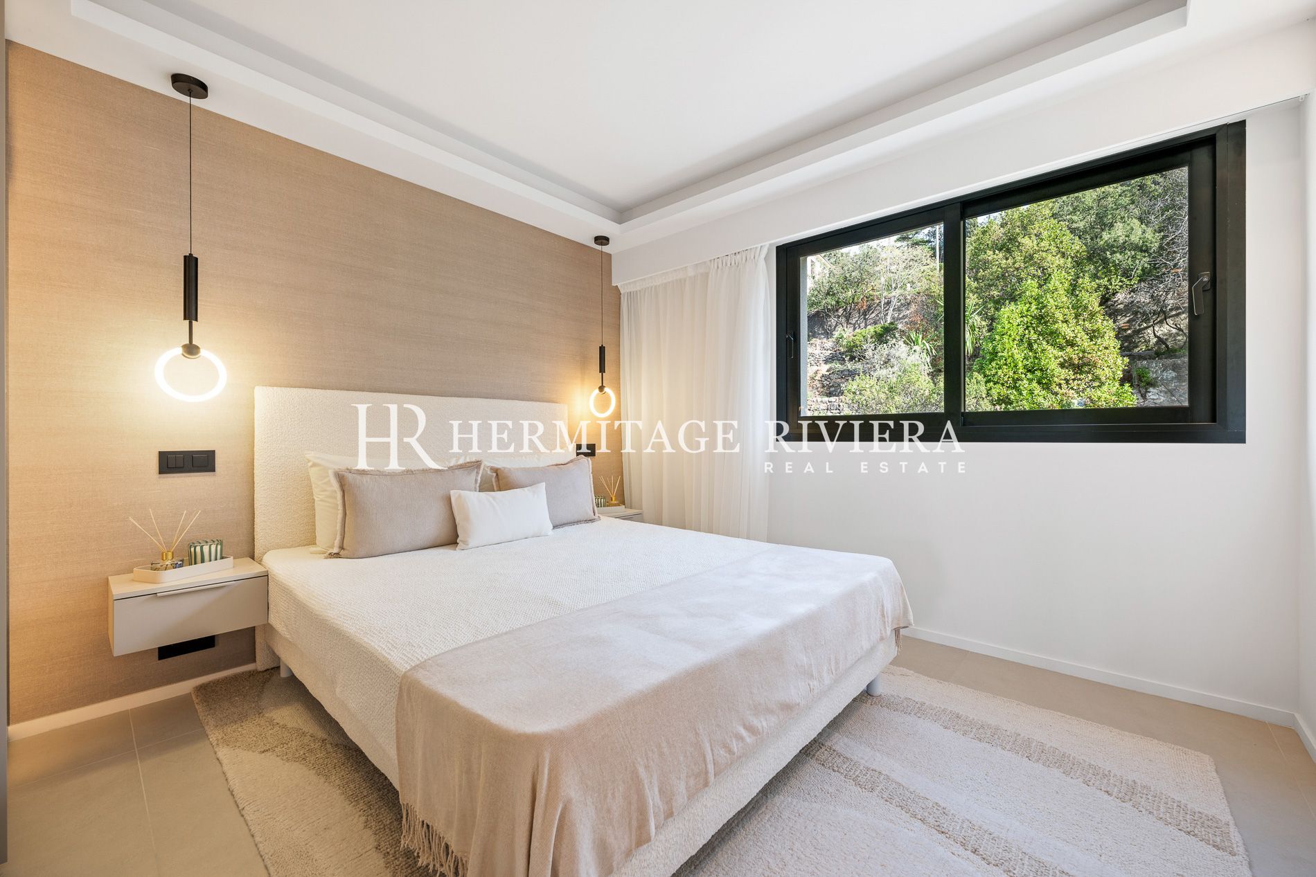 Exceptional Apartment – Top Floor with Breathtaking Sea View (image 21)