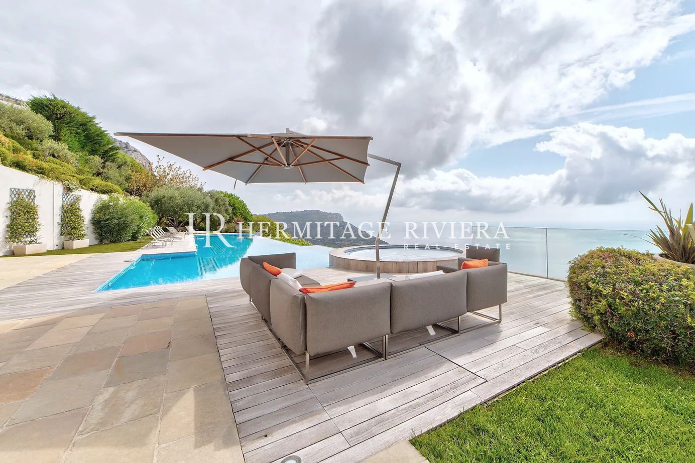 Con vista sul borgo medievale - Piscina - Vista mare (immagine 7)
