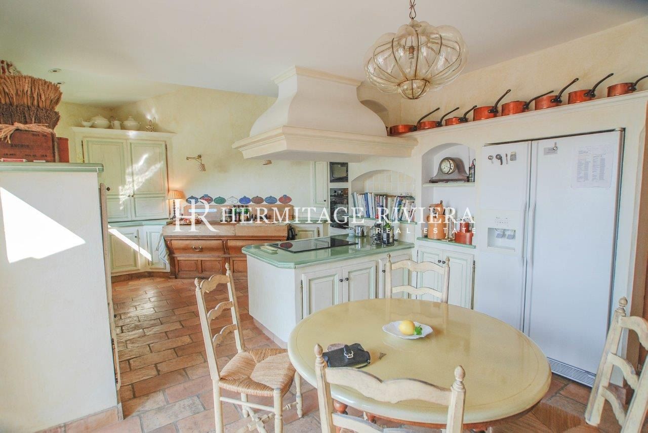Provancal villa - Panoramic views of the bay - Pool (image 10)