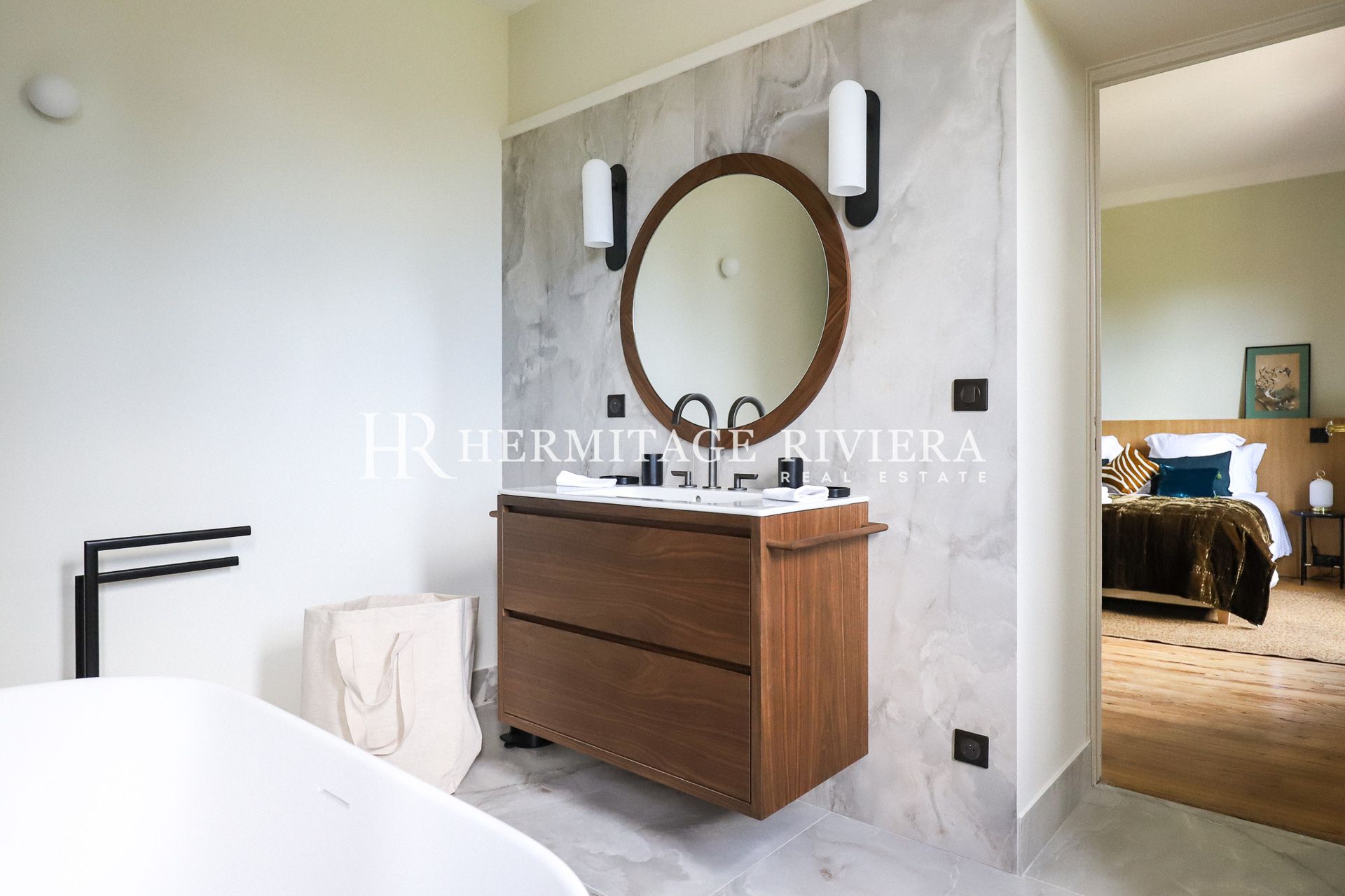 Property - 7 bedrooms - Cinema - Pool - Sea view (image 10)