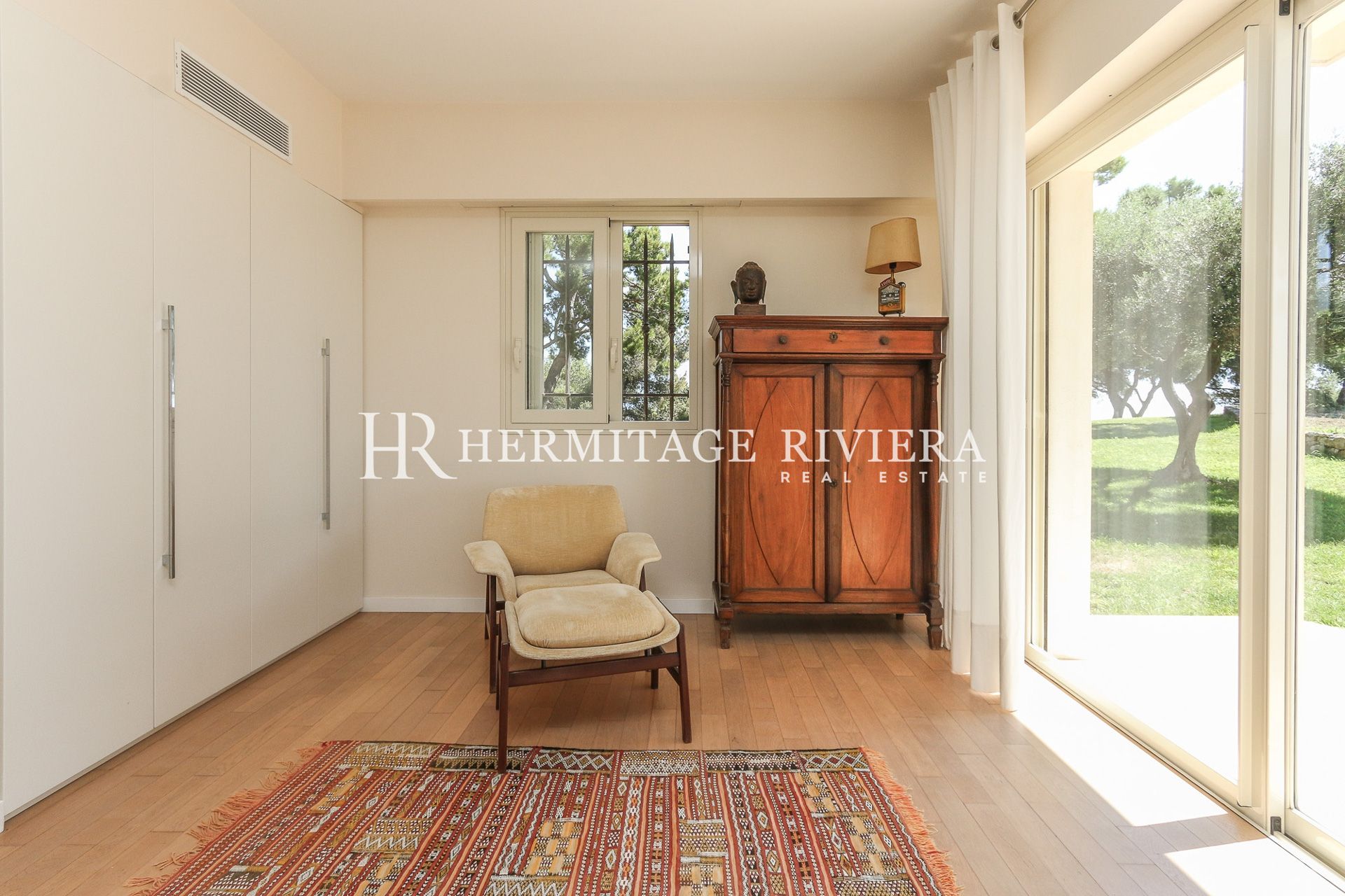 Property overlooking Monaco - Sea views - Pool - Flat garden  (image 17)