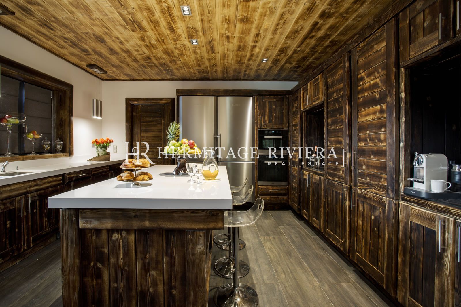 Luxury chalet by the slopes (image 7)