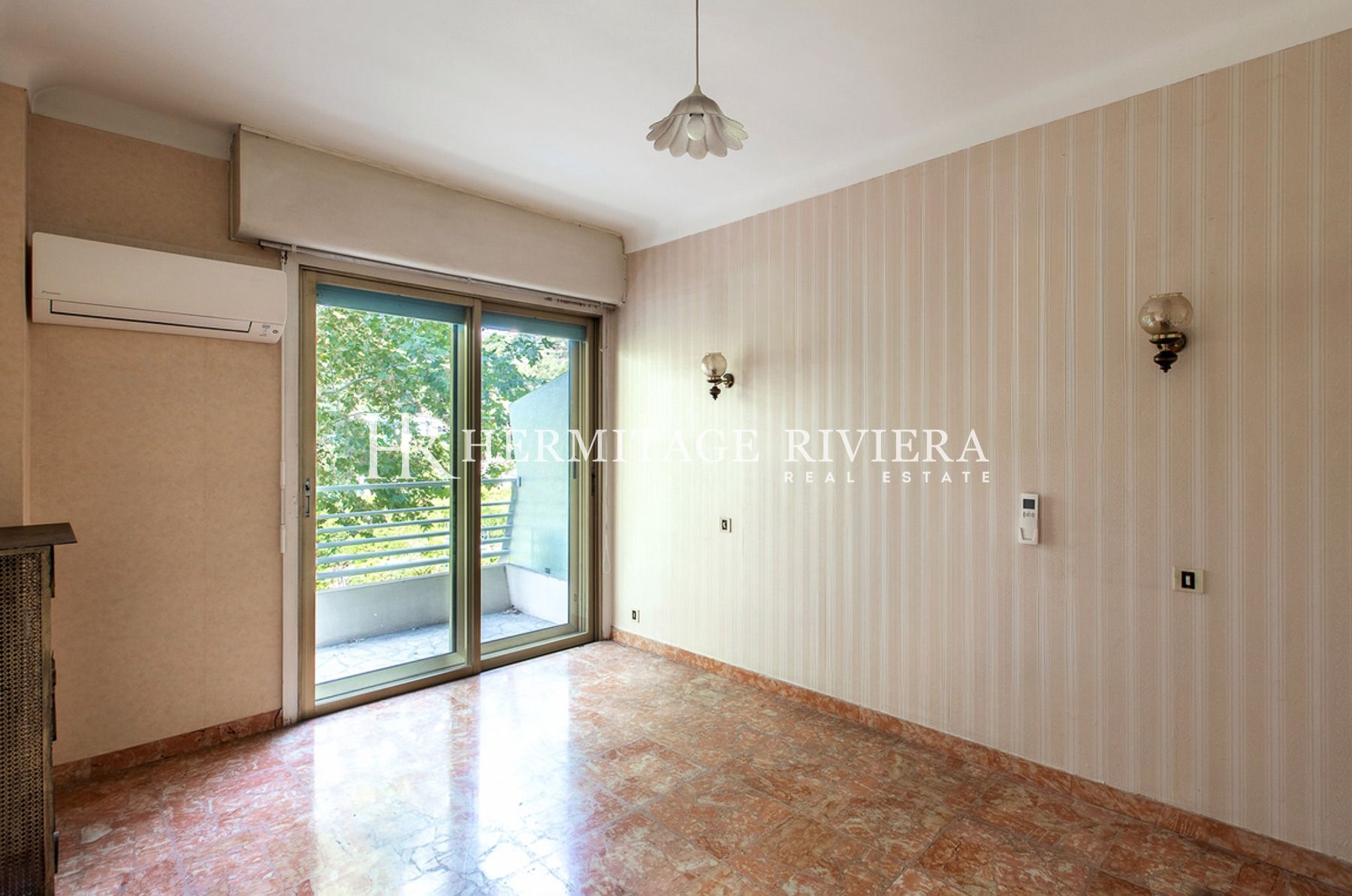 Apartment in Menton 3-bedroom apartment - Sea front - Terrasse - Sea view (image 8)