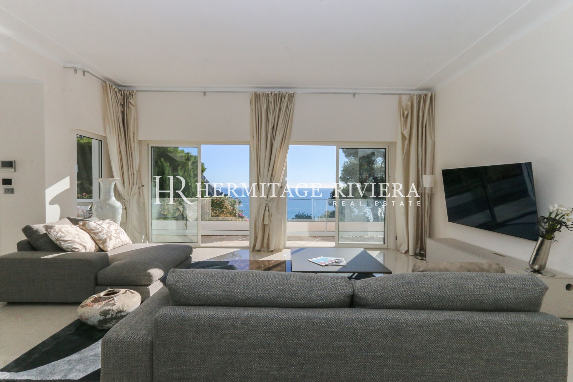 Contemporary villa - Sea view - Pool - Garage  (image 12)