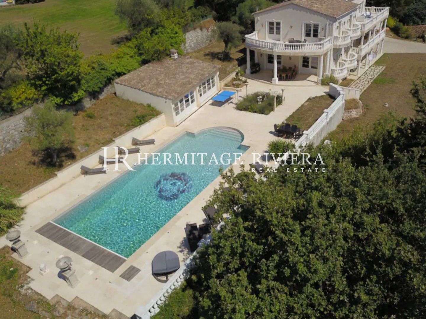 Charmante villa avec piscine (image 1)