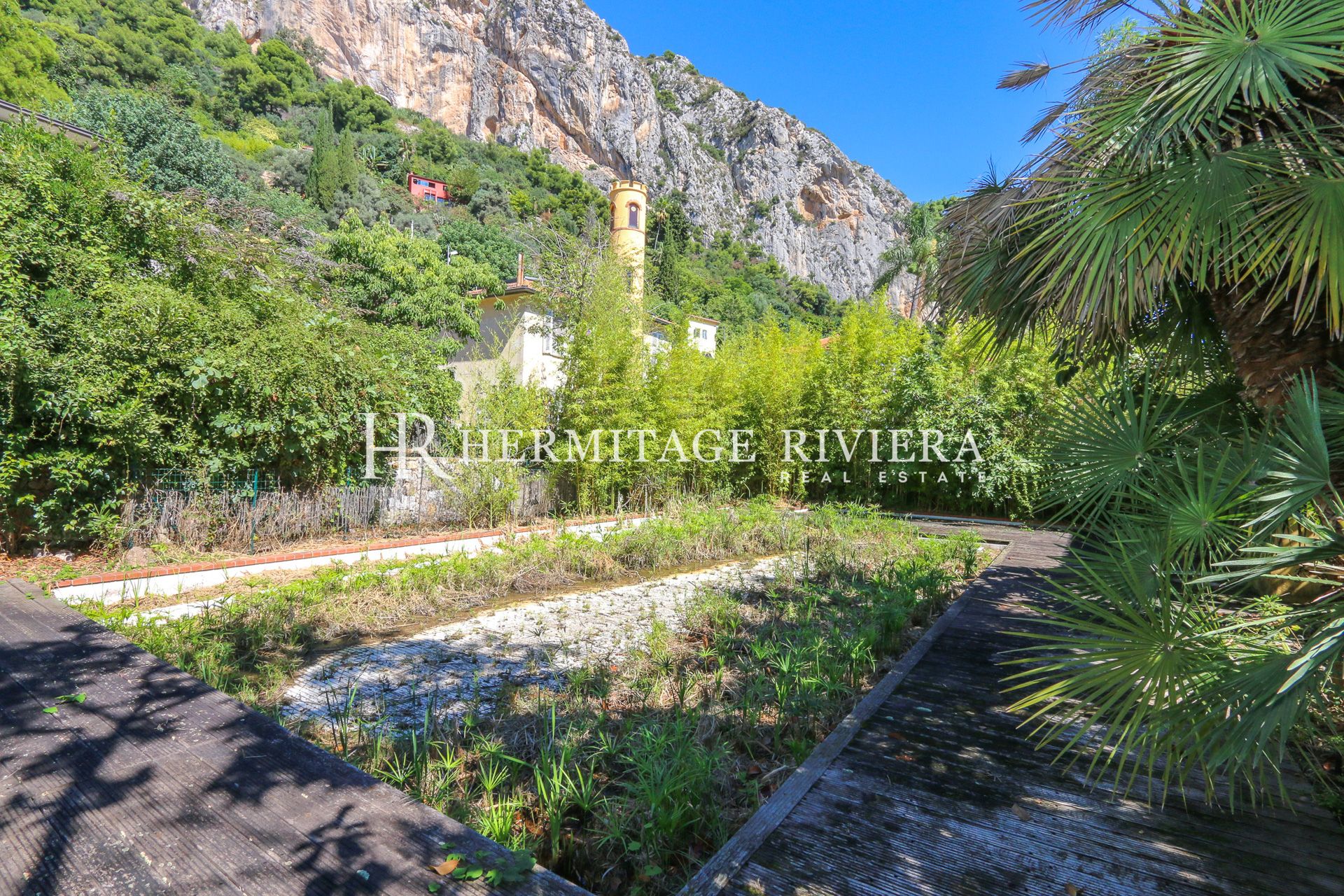 Elegant 19th century stone mansion with sea view (image 8)