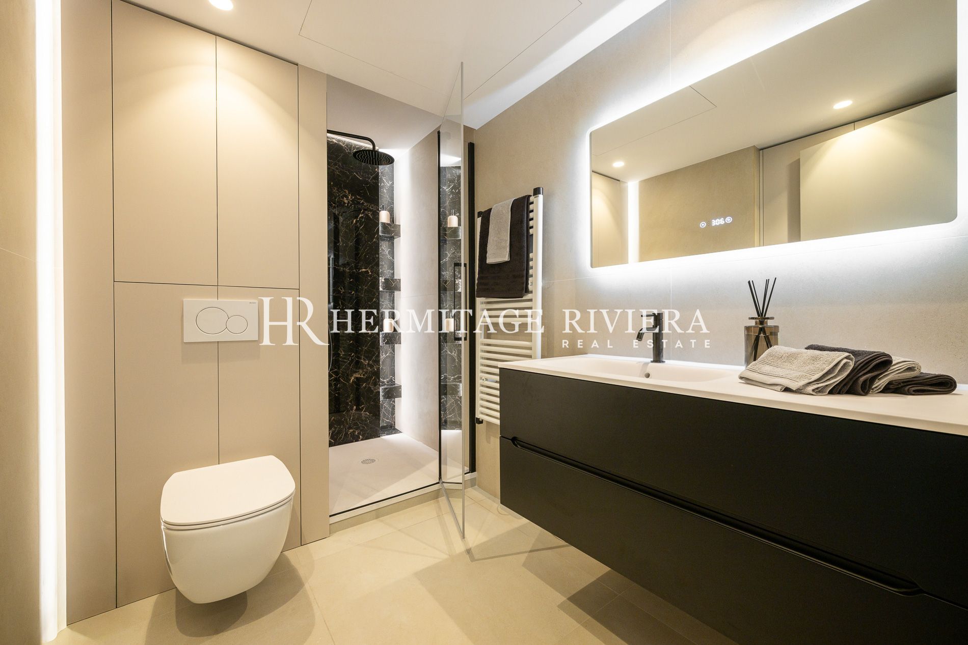 Exceptional Apartment – Top Floor with Breathtaking Sea View (image 24)