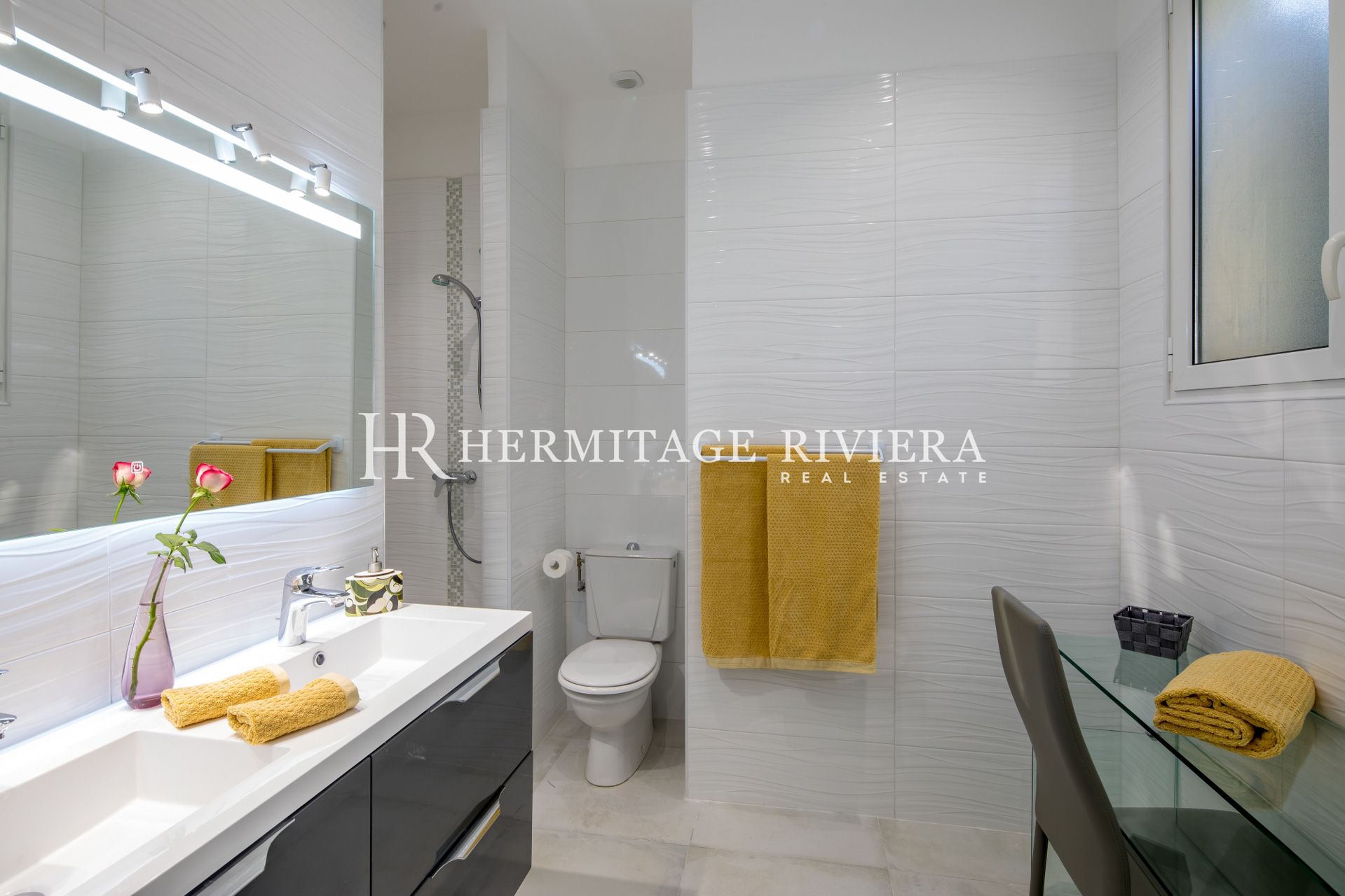Close to the beach - Pool - Sea views (image 16)