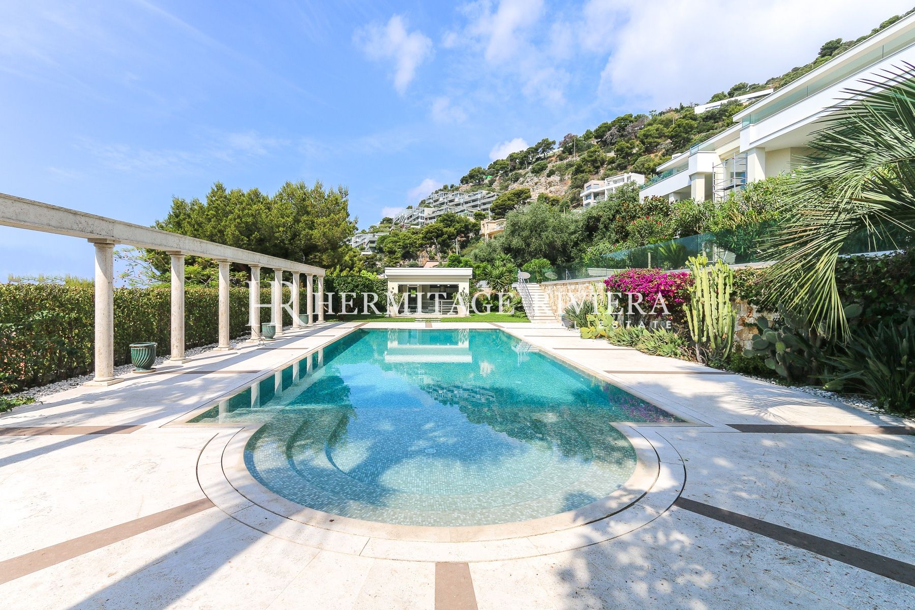 Property of two modern villas - Sea views - Pool (image 2)