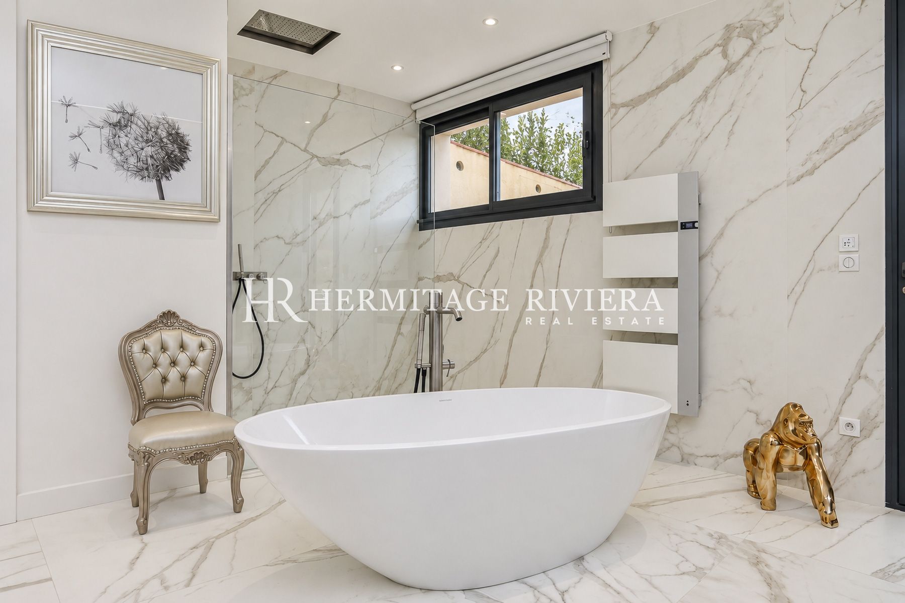 Villa in Villefranche-sur-Mer Contemporary villa with bay views (image 13)