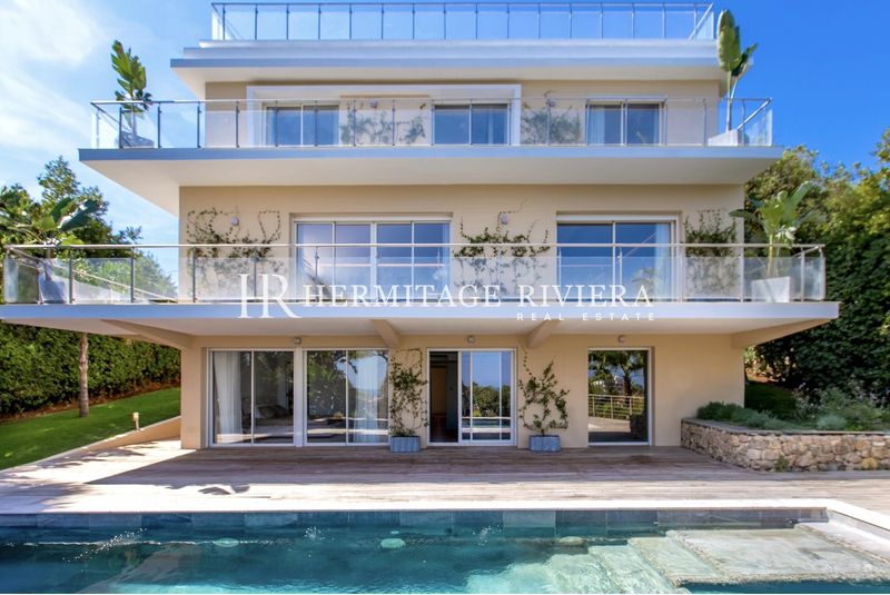 Contemporary Villa – Sea View – Pool – Close to Beach and Shops