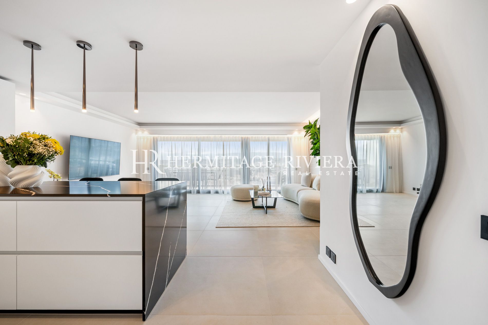 Exceptional Apartment – Top Floor with Breathtaking Sea View (image 9)