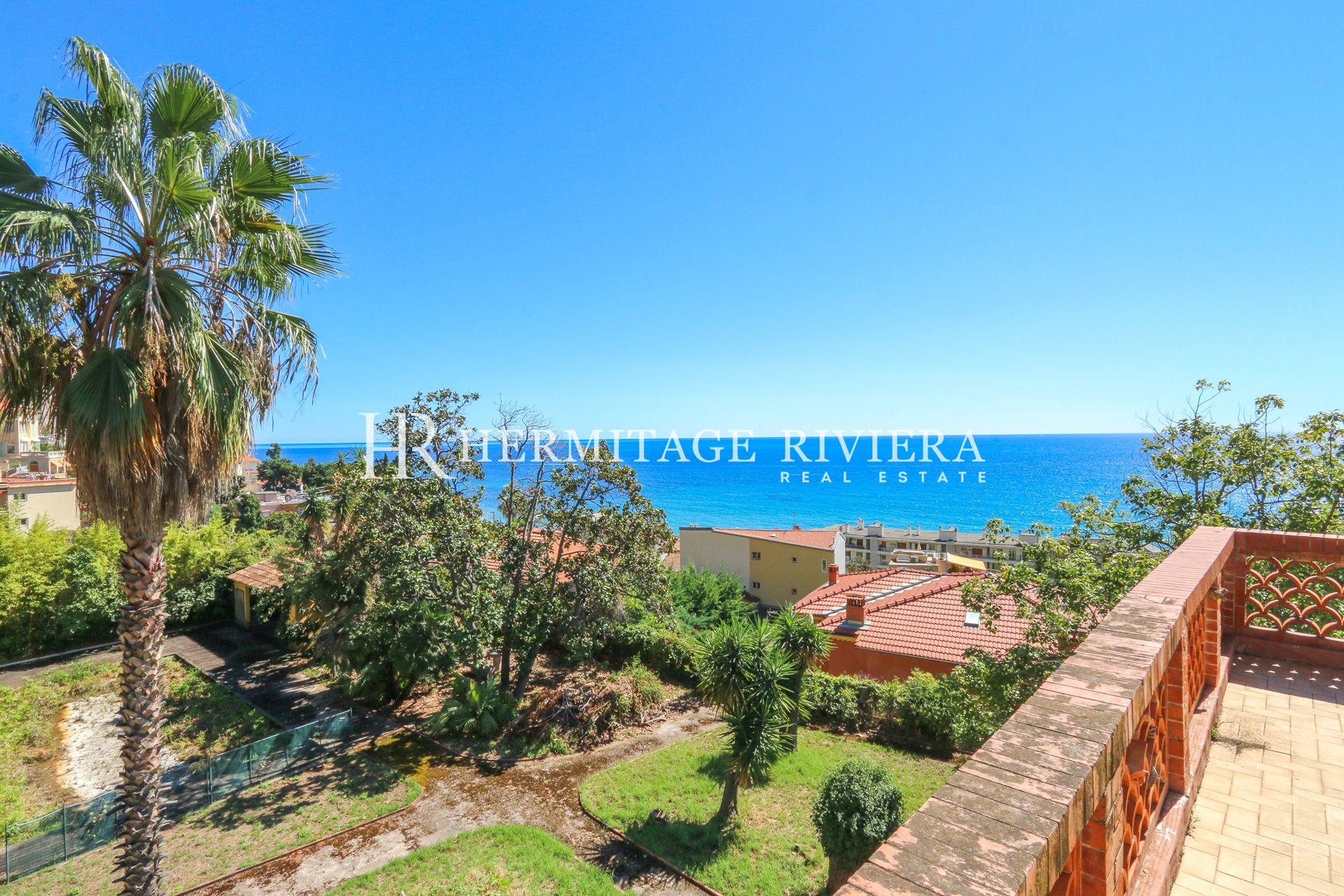 Elegant 19th century stone mansion with sea view (image 5)